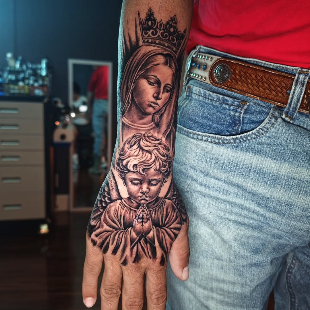 Tattoo by @giron21_tattoo — realism, black_and_grey