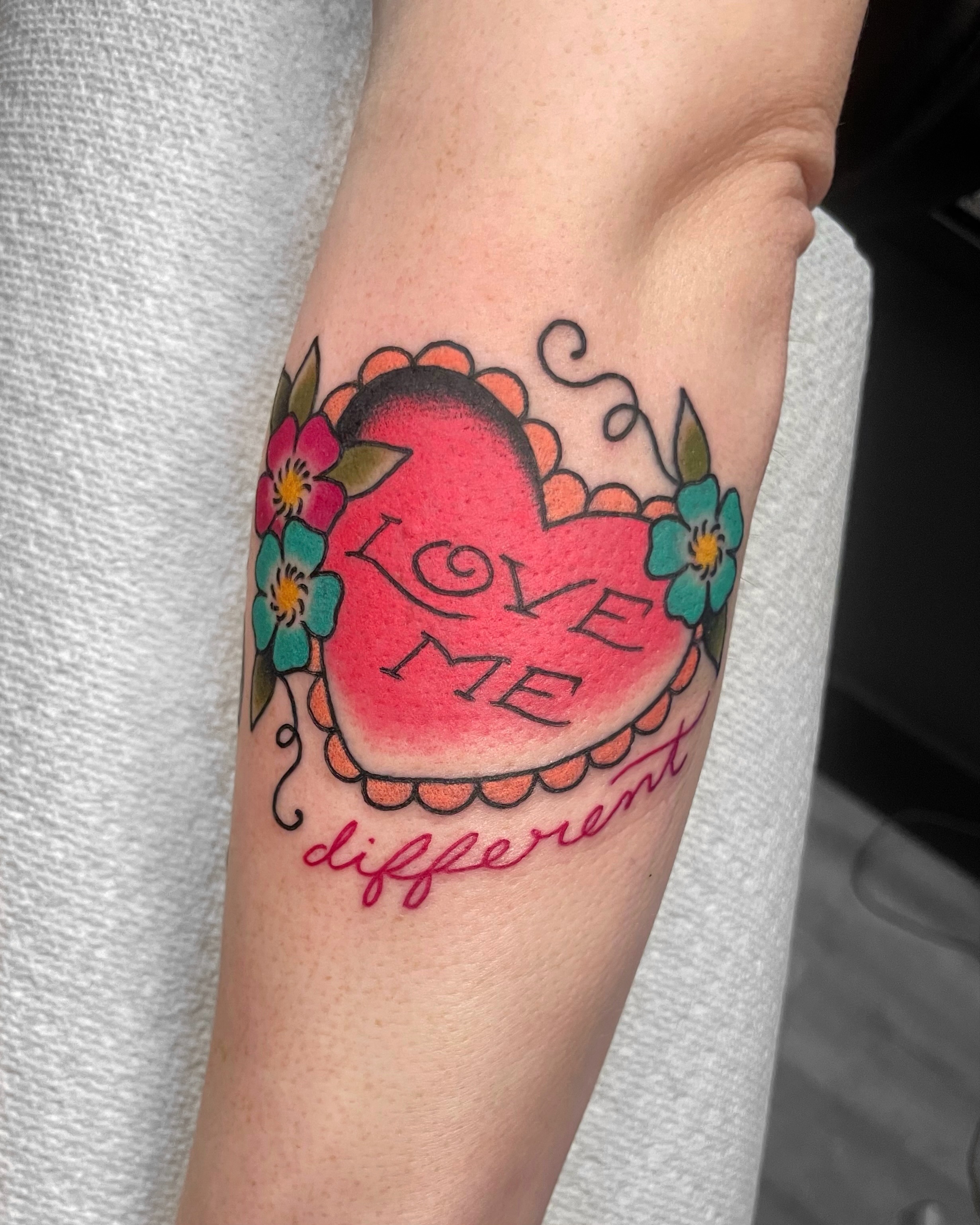 Tattoo by @anabellmorotattoos โ american_traditional