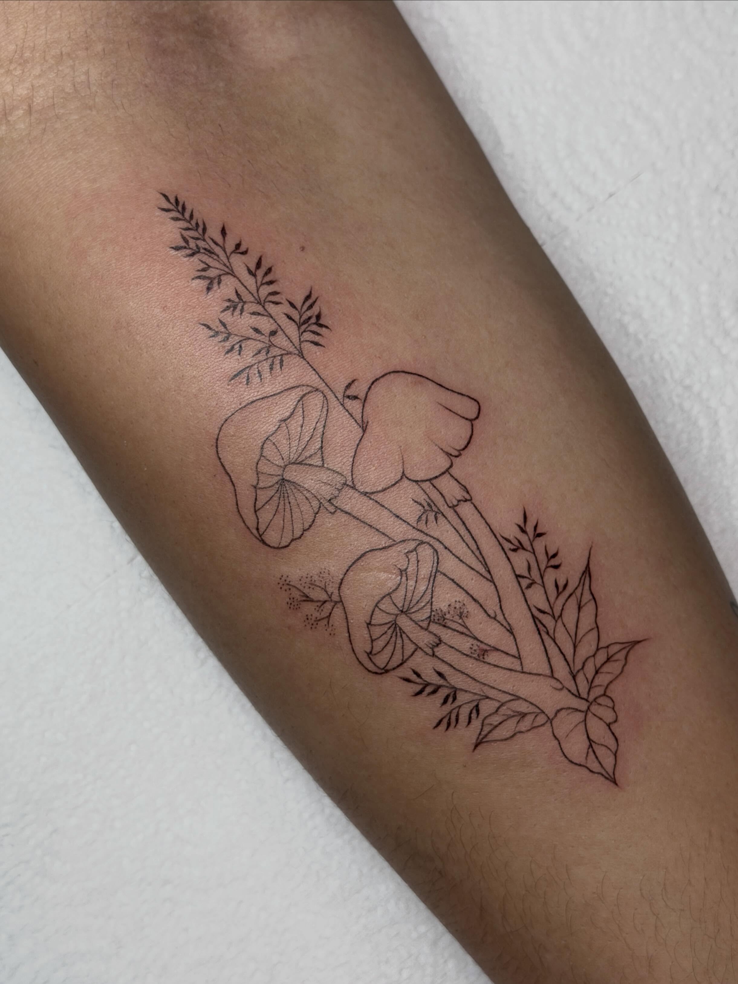 Tattoo by @baka_notgonnahurtyou — black_and_grey