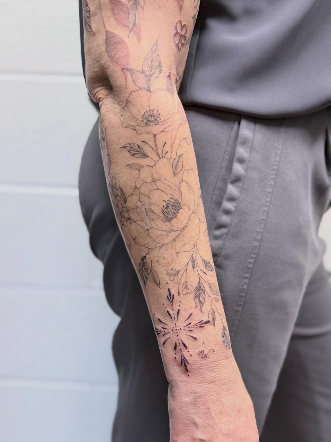 Tattoo by @reverie_finelines — fine_line, dotwork