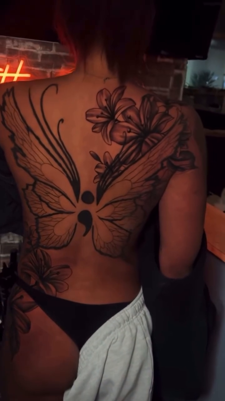 Blackwork tattoo on the back by Terrence jones