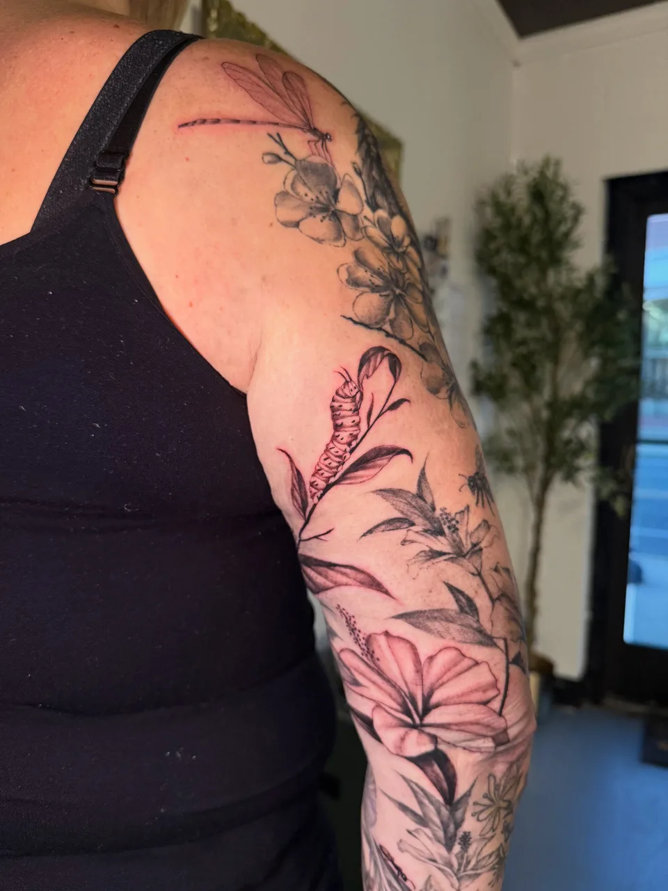 Tattoo by @emprintedd β realism, dotwork