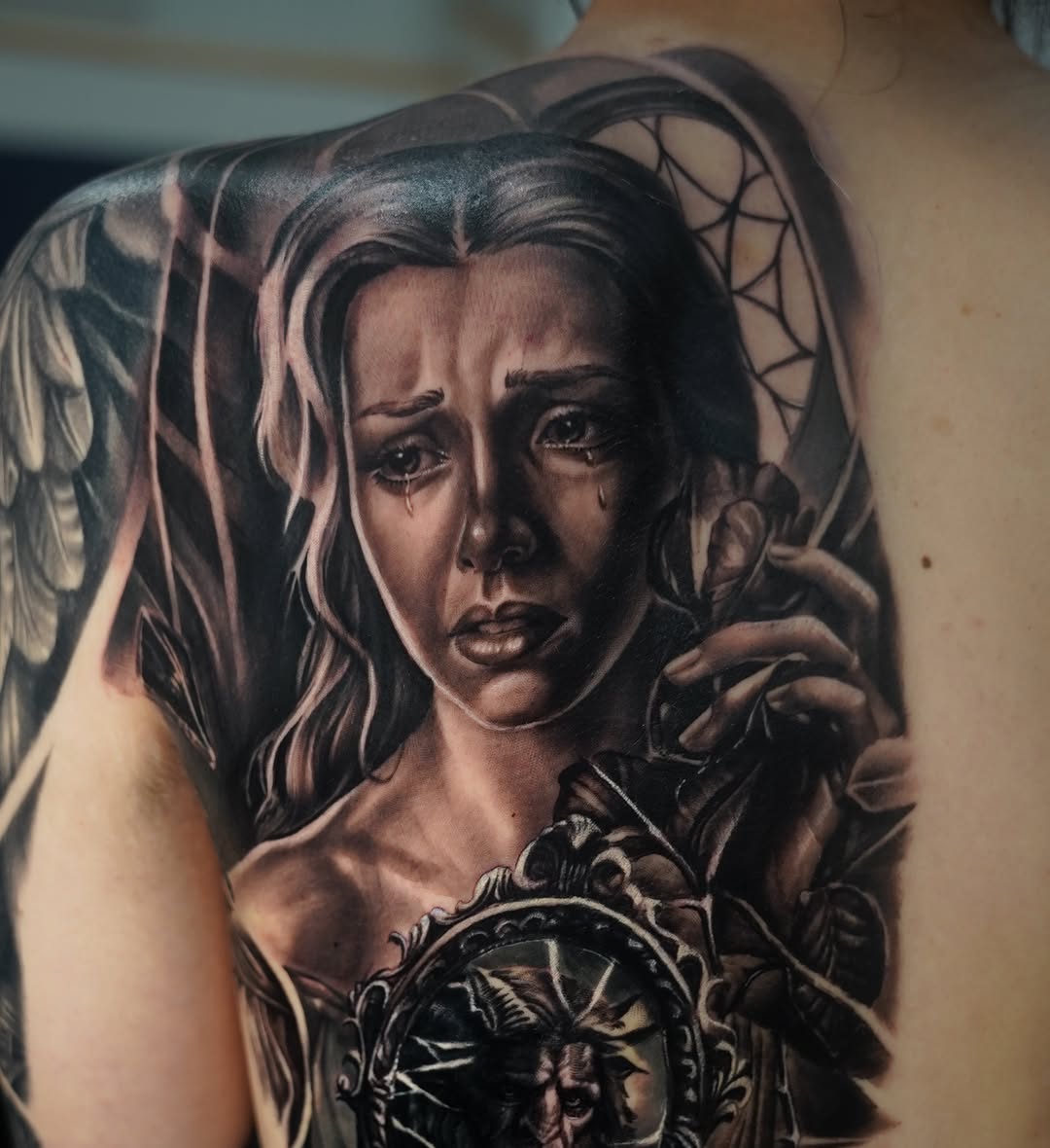 Realism tattoo on the back by ๐๐๐