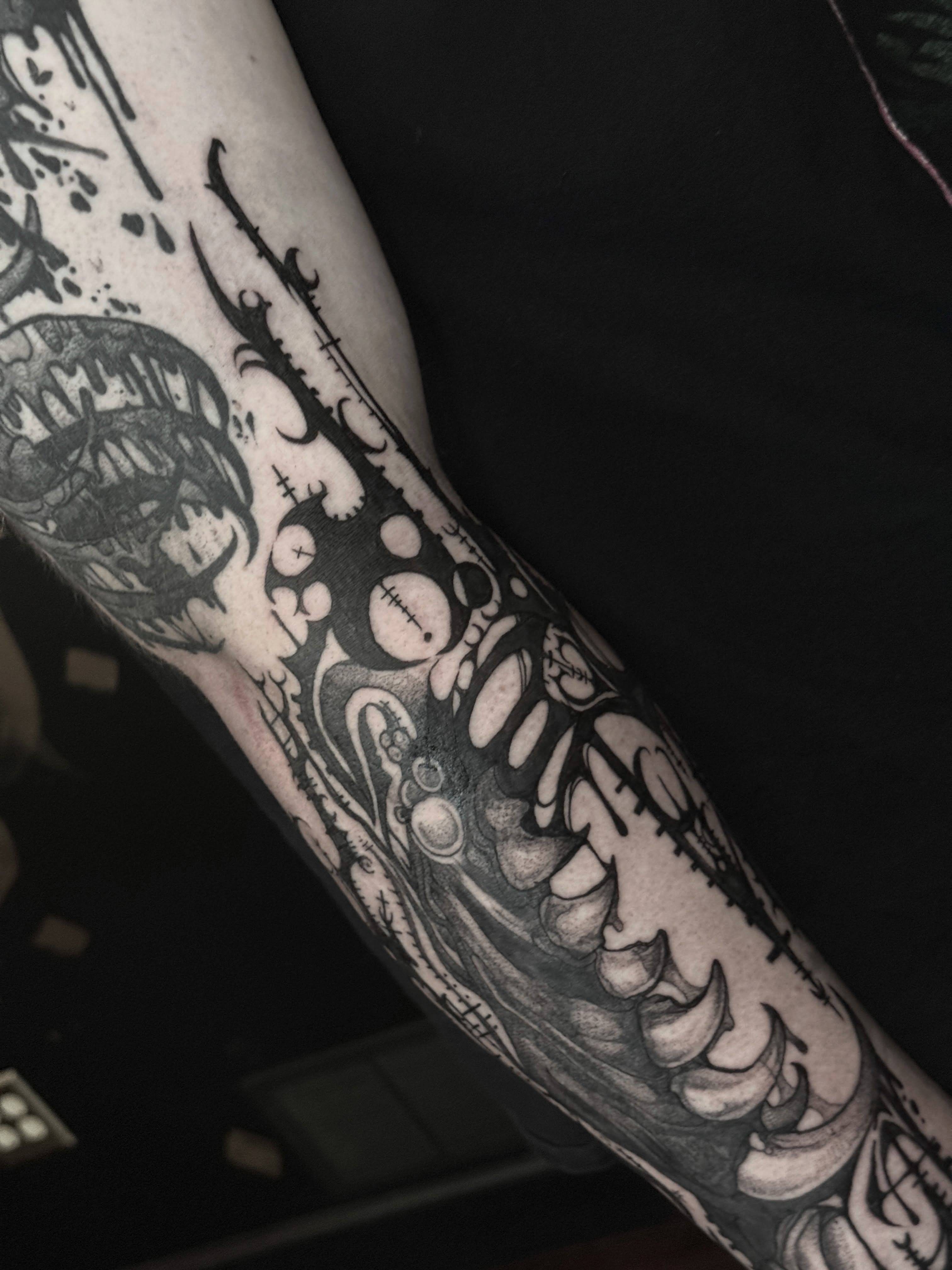 Tattoo by @blackmeddle — black_and_grey, dark_realism