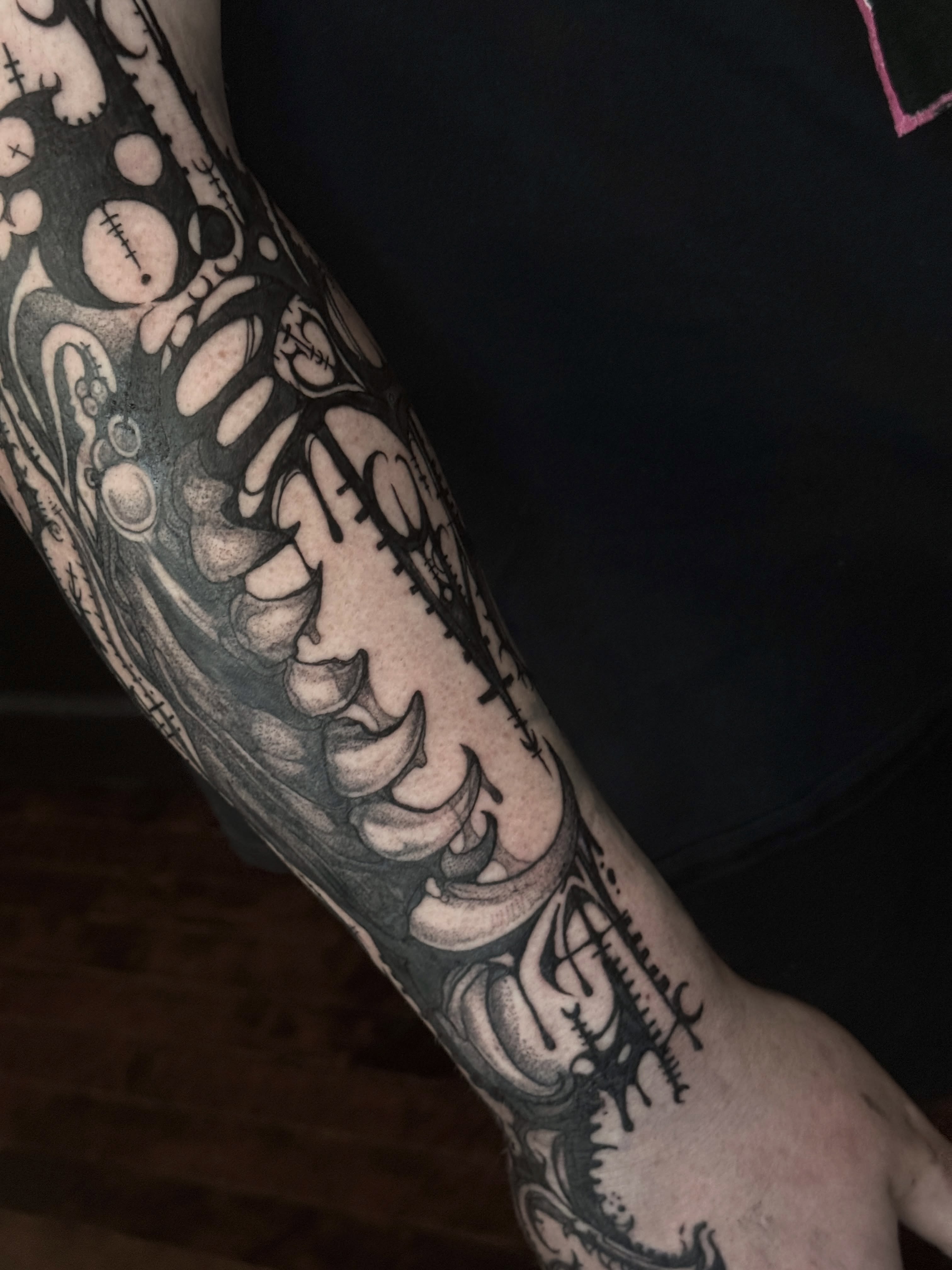 Tattoo by @blackmeddle — black_and_grey, geometric