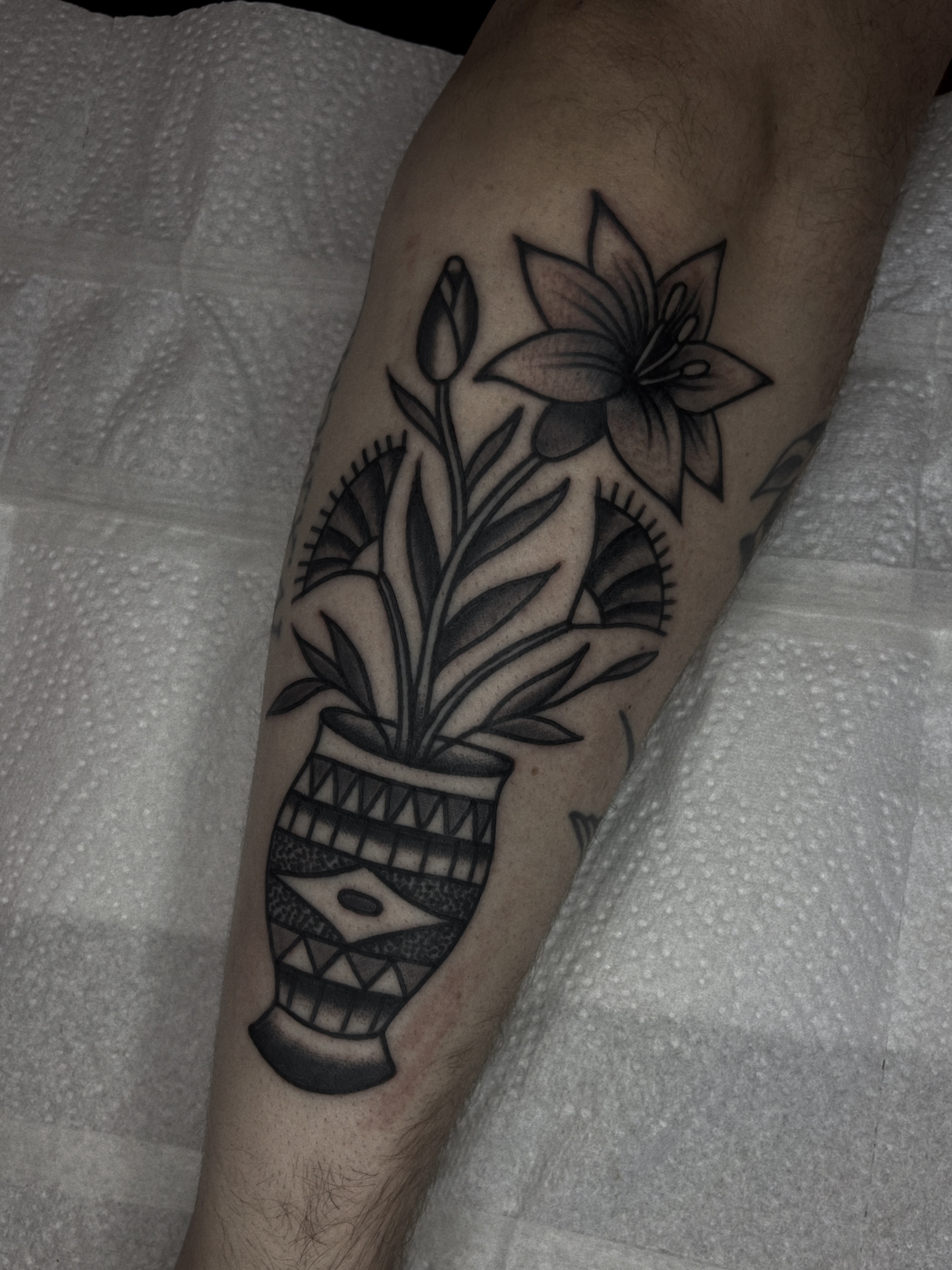Tattoo by @ezzybones — black_and_grey