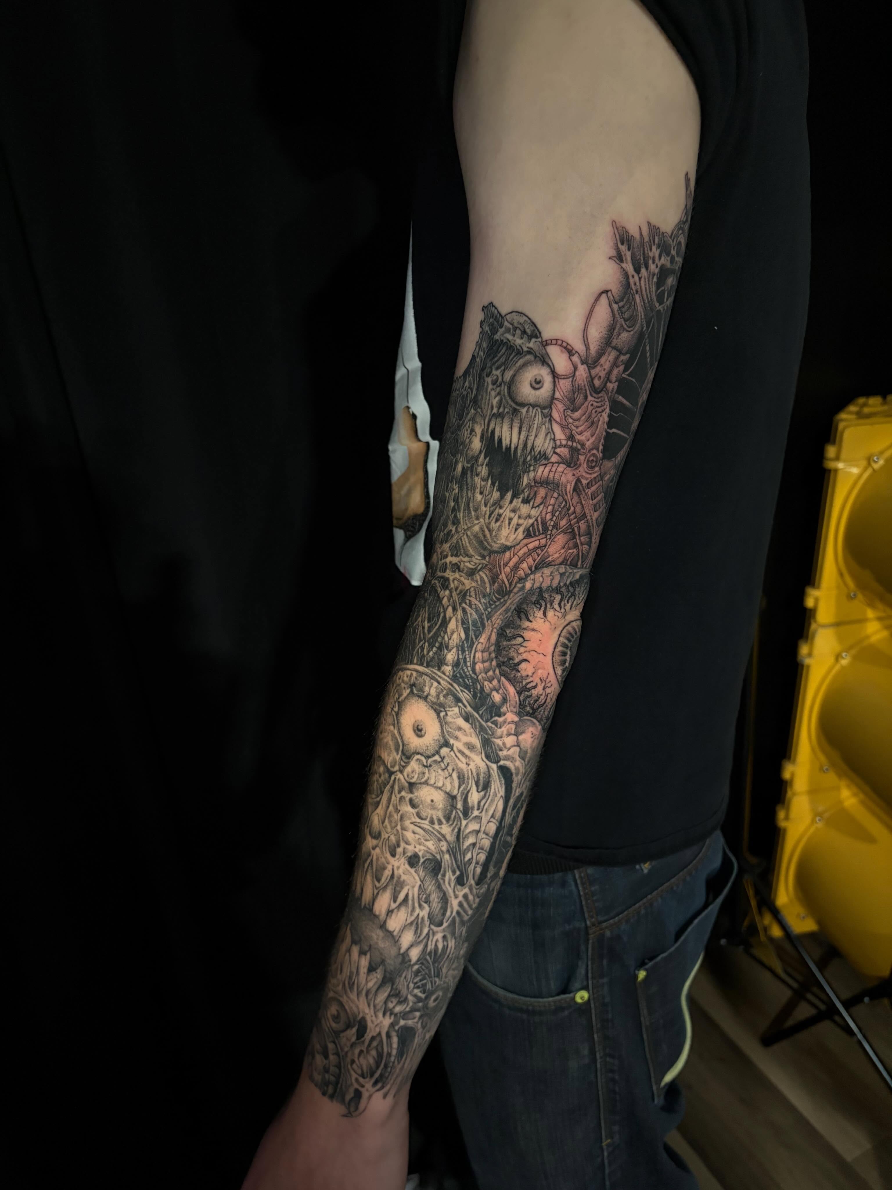 Mechanical creature realism tattoo on the forearm by Crawlspacecadet