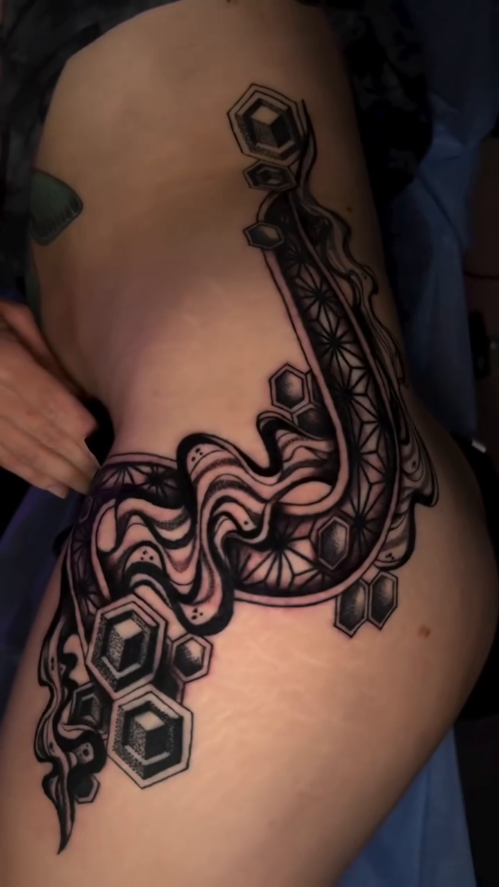 Tattoo by @pikashi_tattoos โ blackwork, geometric