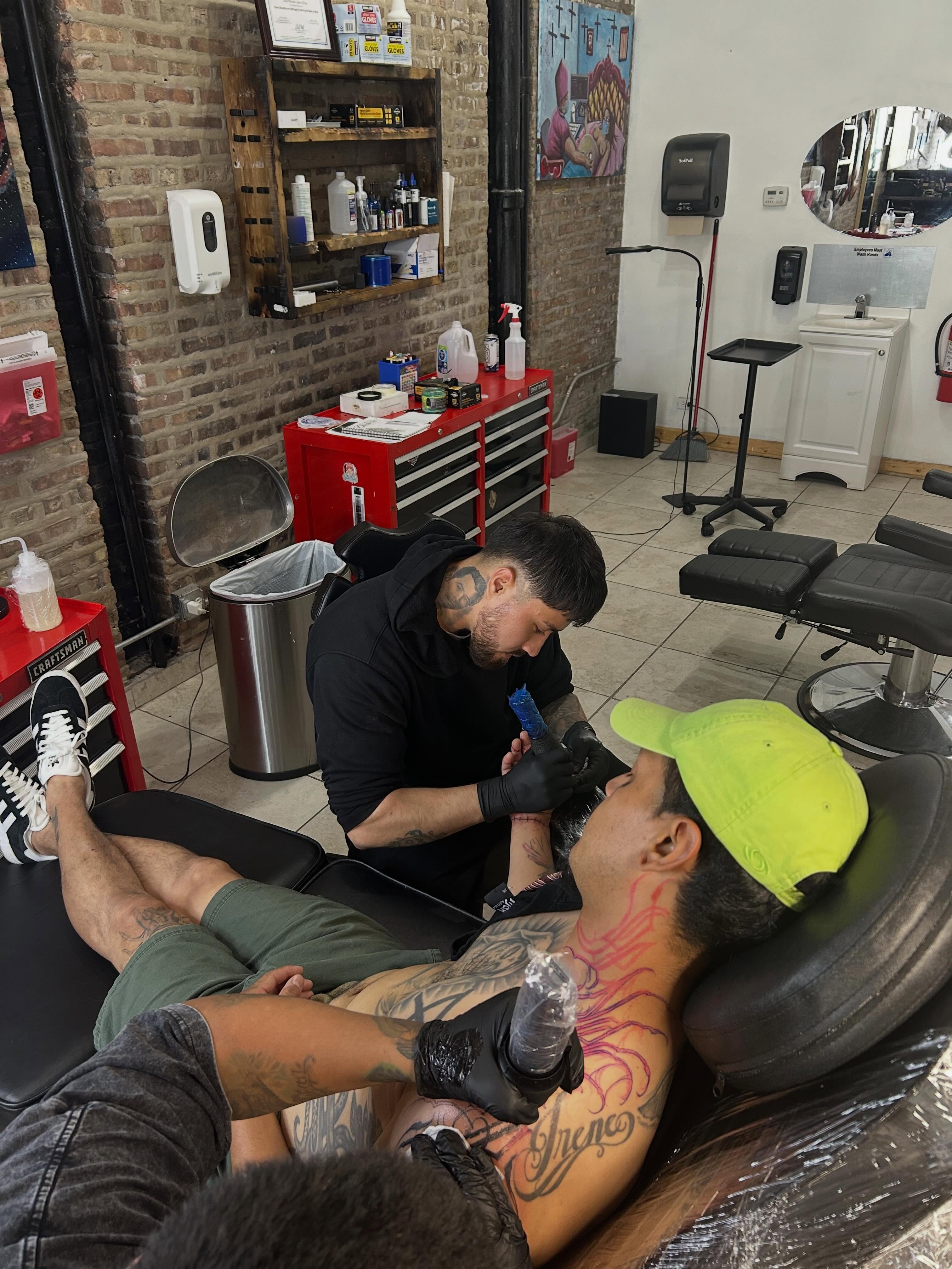 Octopus new school tattoo on the upper arm by @delitotattoos