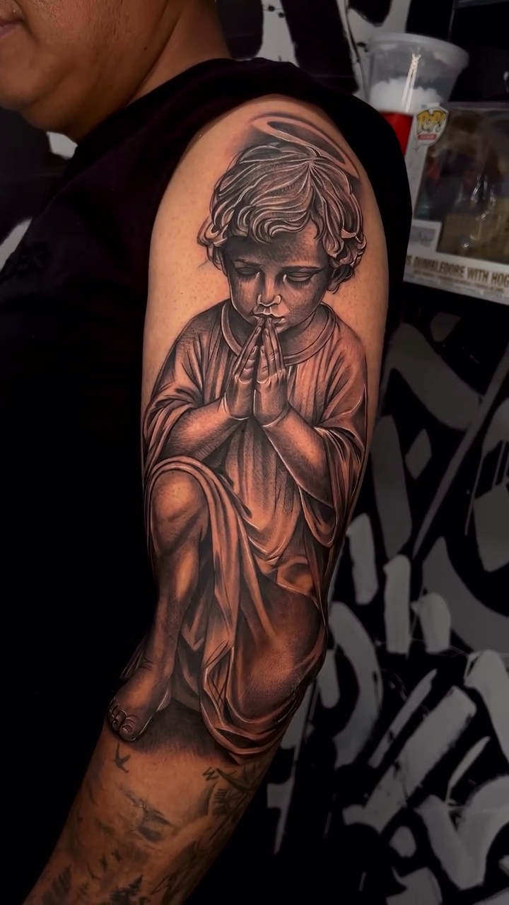 Tattoo by @jhonnye_tattoo — realism, black_and_grey