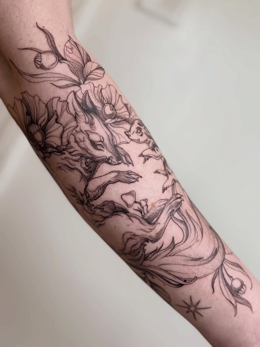 Tattoo by @vaprol — illustrative, fine_line