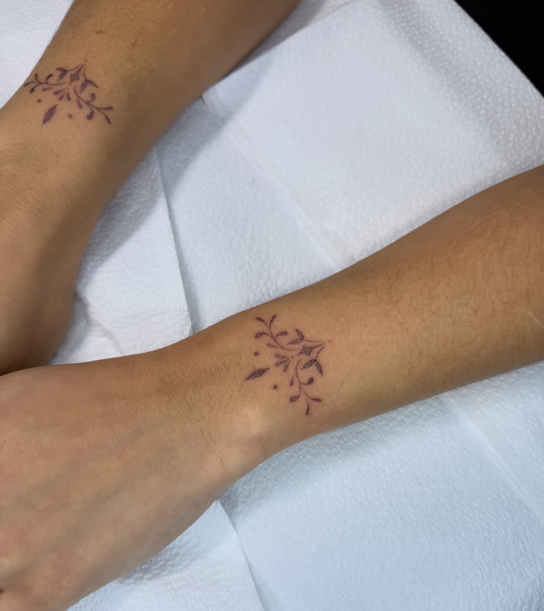 Floral vine dotwork tattoo on the forearm by : *✧･ﾟ:* camryn  *:･ﾟ✧: