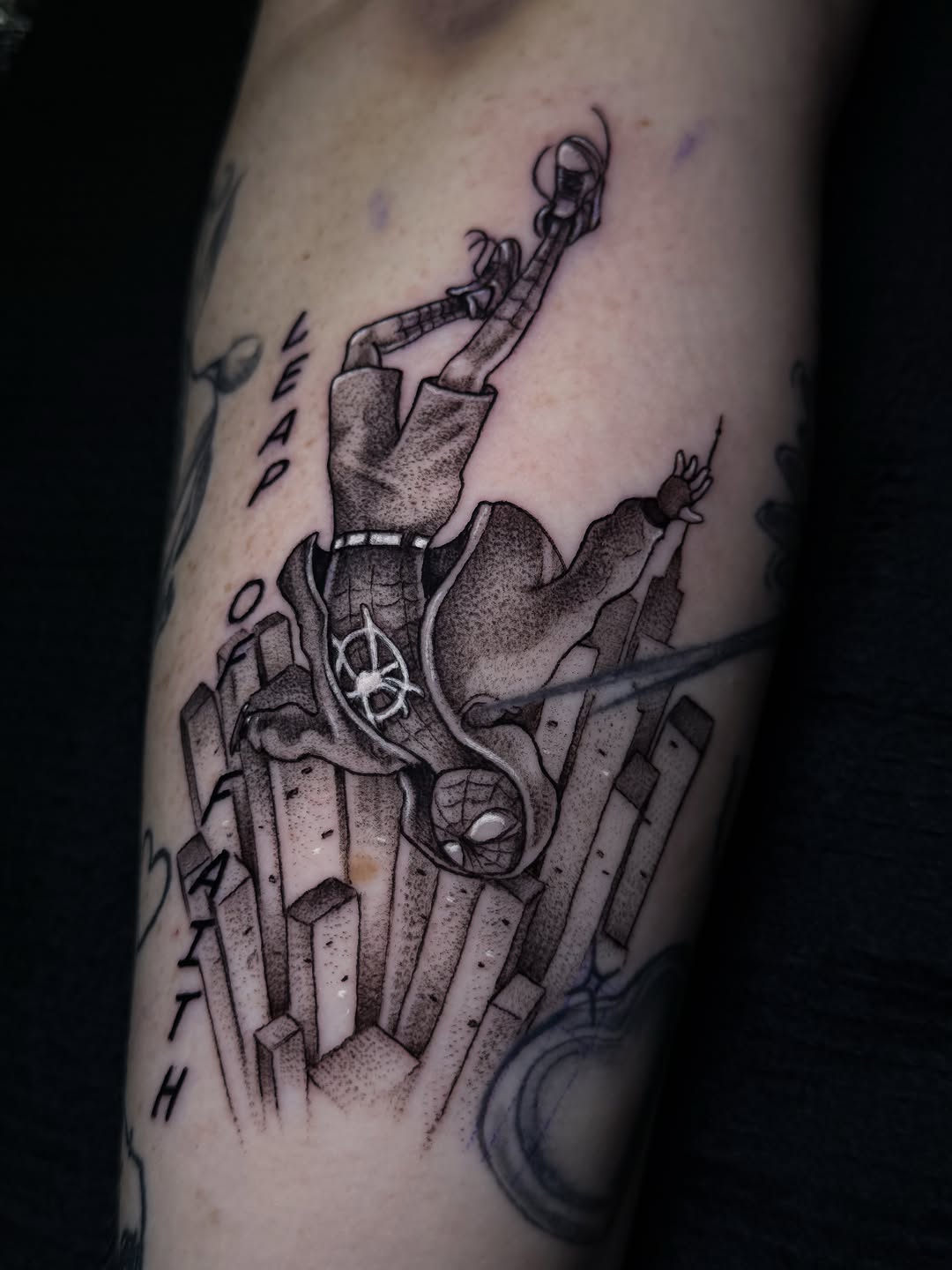 Tattoo by @cristenaro.tattooer — black_and_grey, dotwork