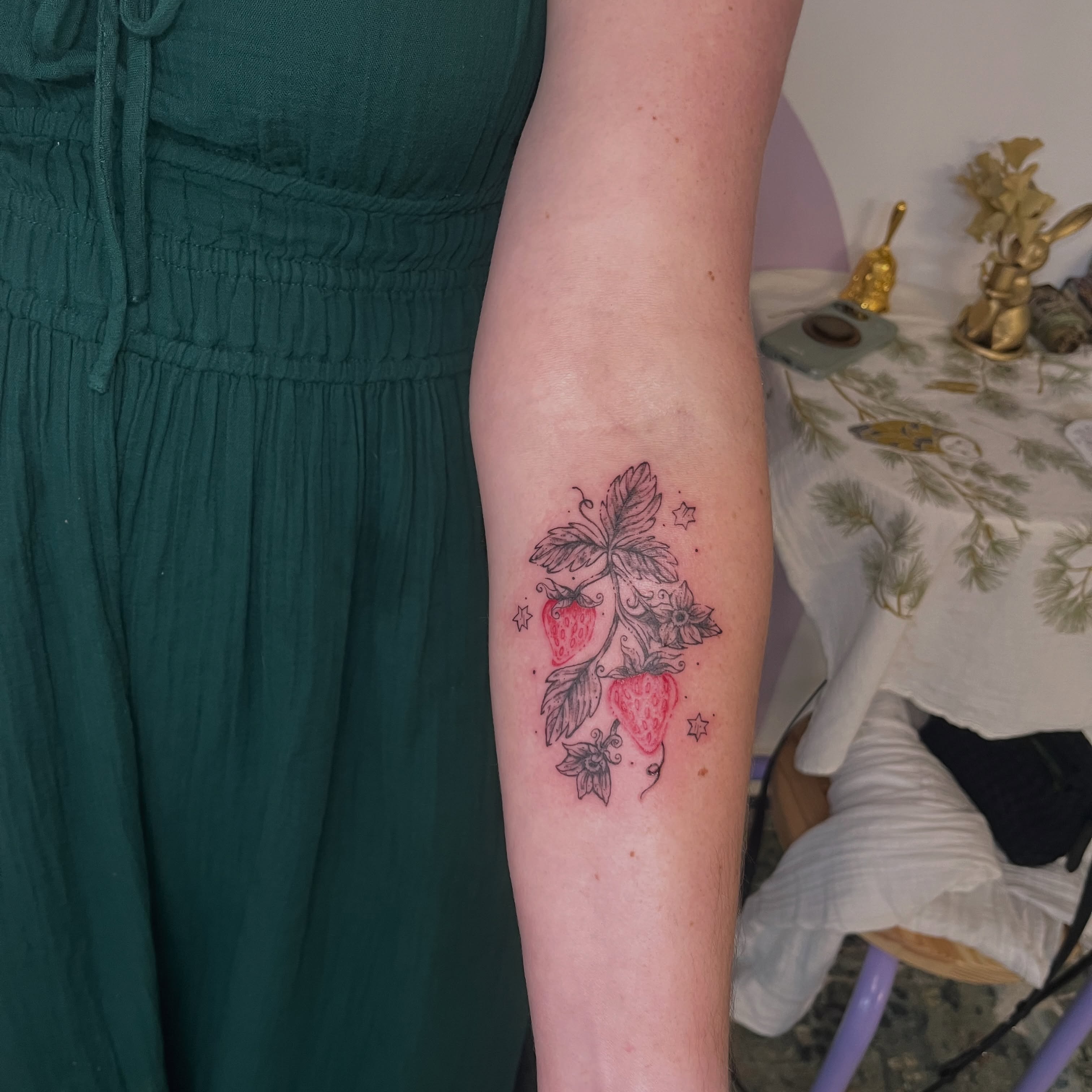 Tattoo by @little___altars โ dotwork