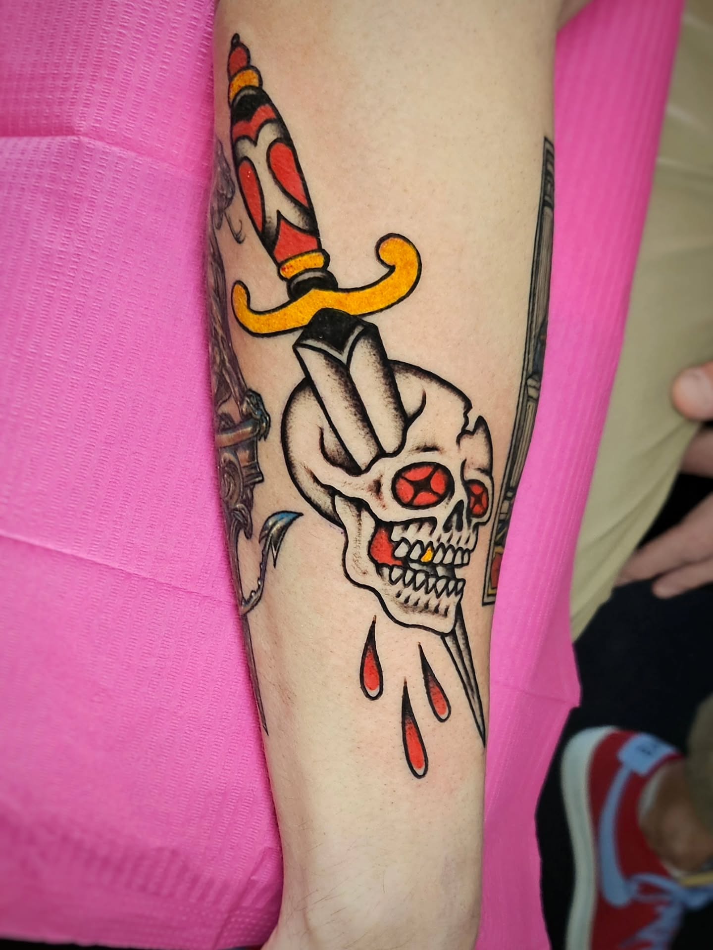 Tattoo by @prettiepluto — american_traditional