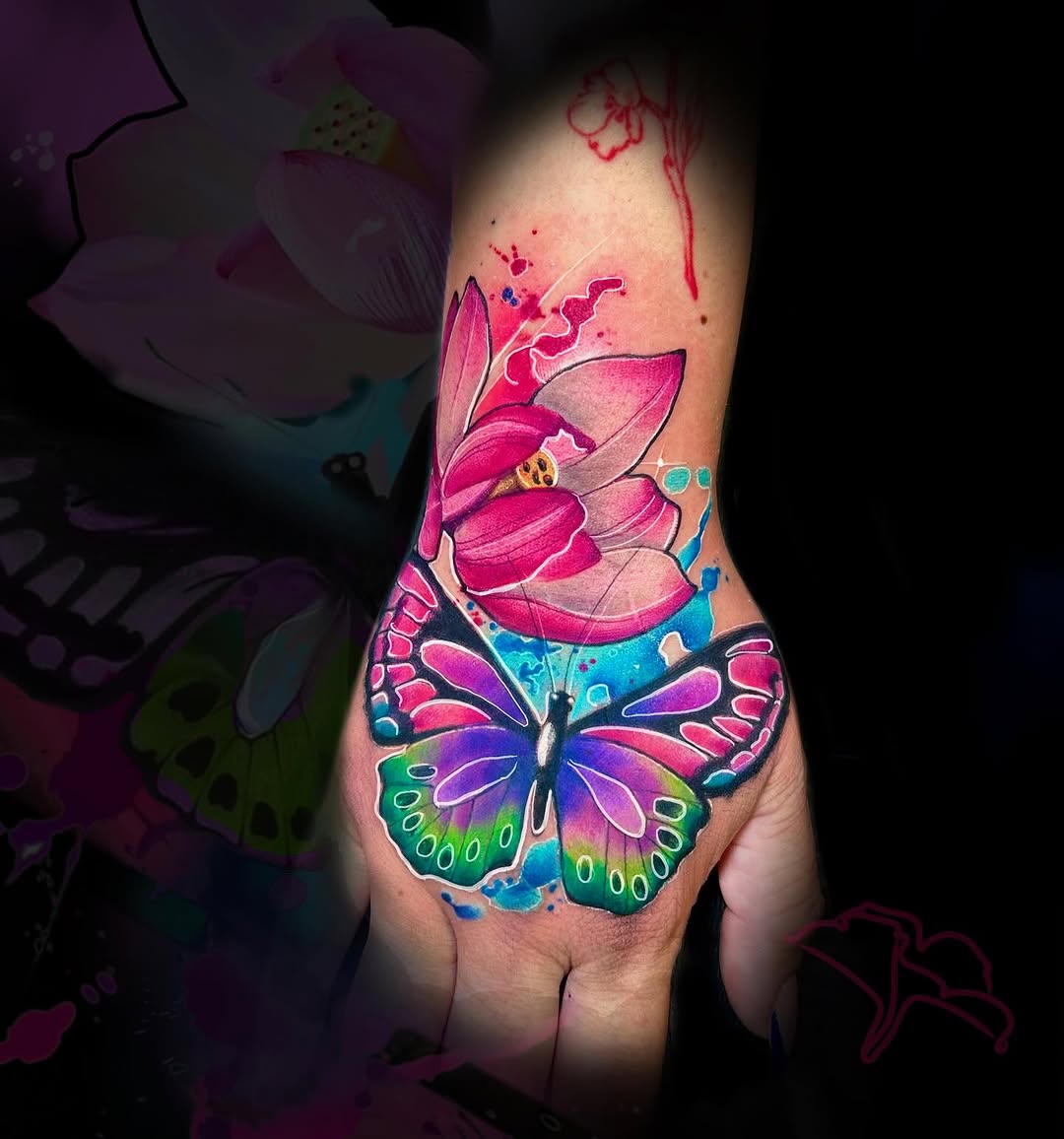 Tattoo by @alinepetunia — watercolor, new_school