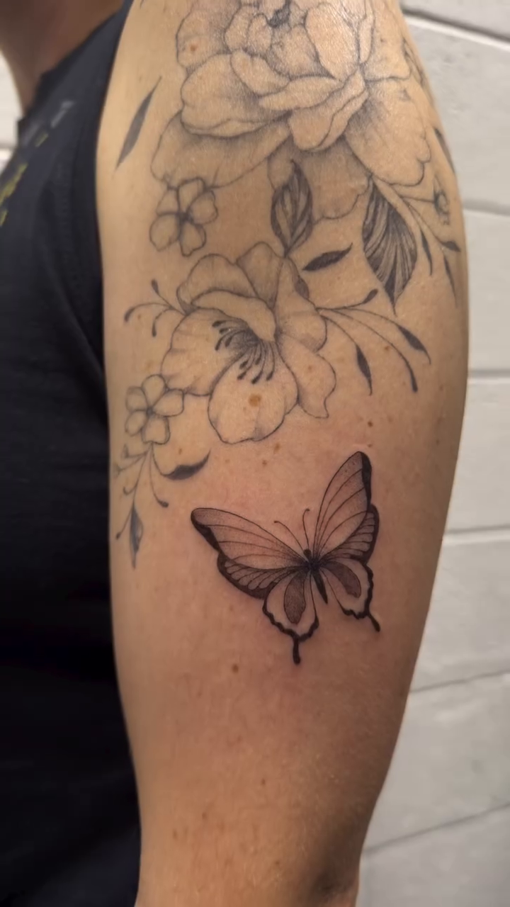 Tattoo by @reverie_finelines — fine_line, black_and_grey