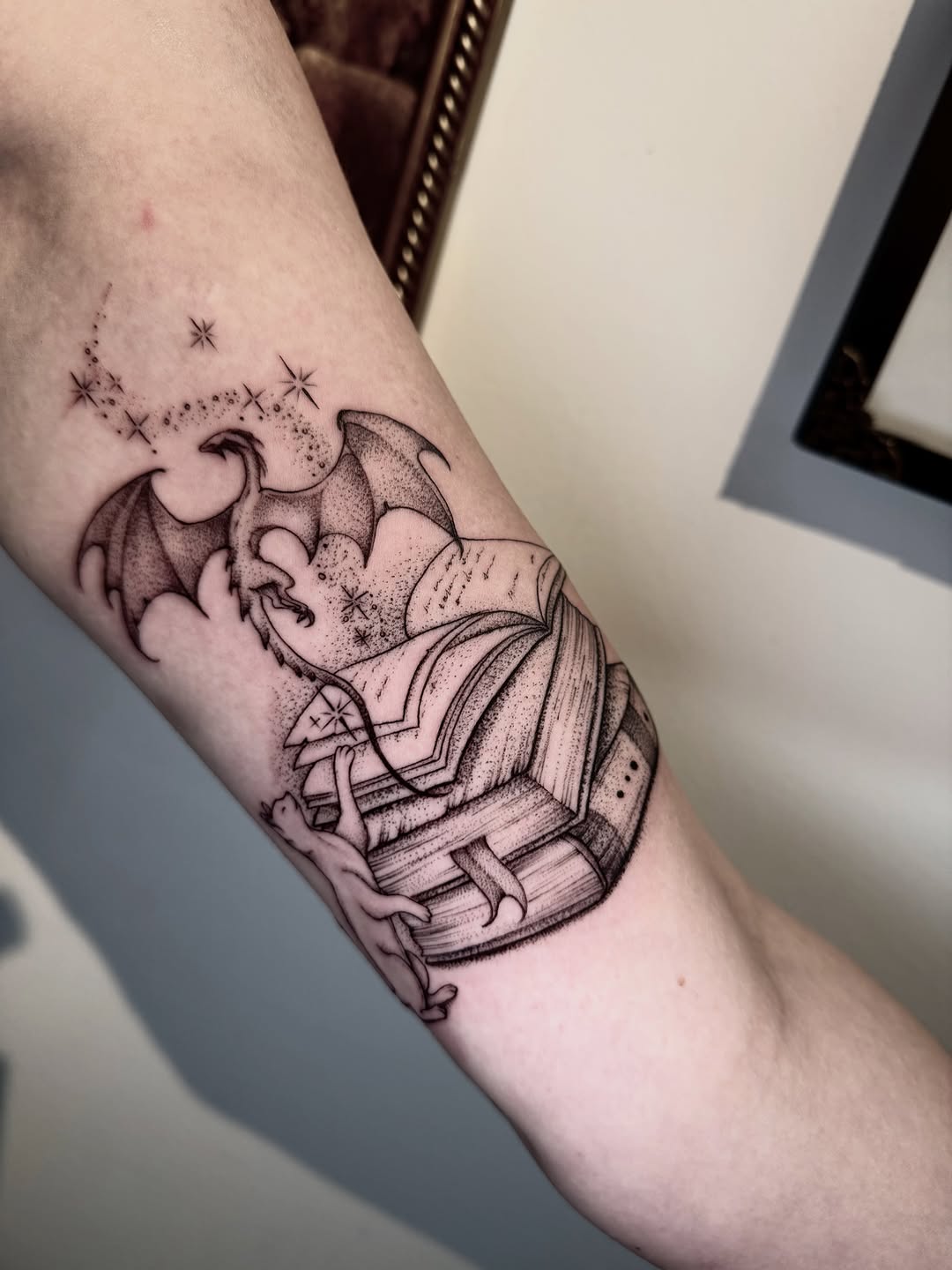 Tattoo by @arteink_bymirtha β illustrative, dotwork