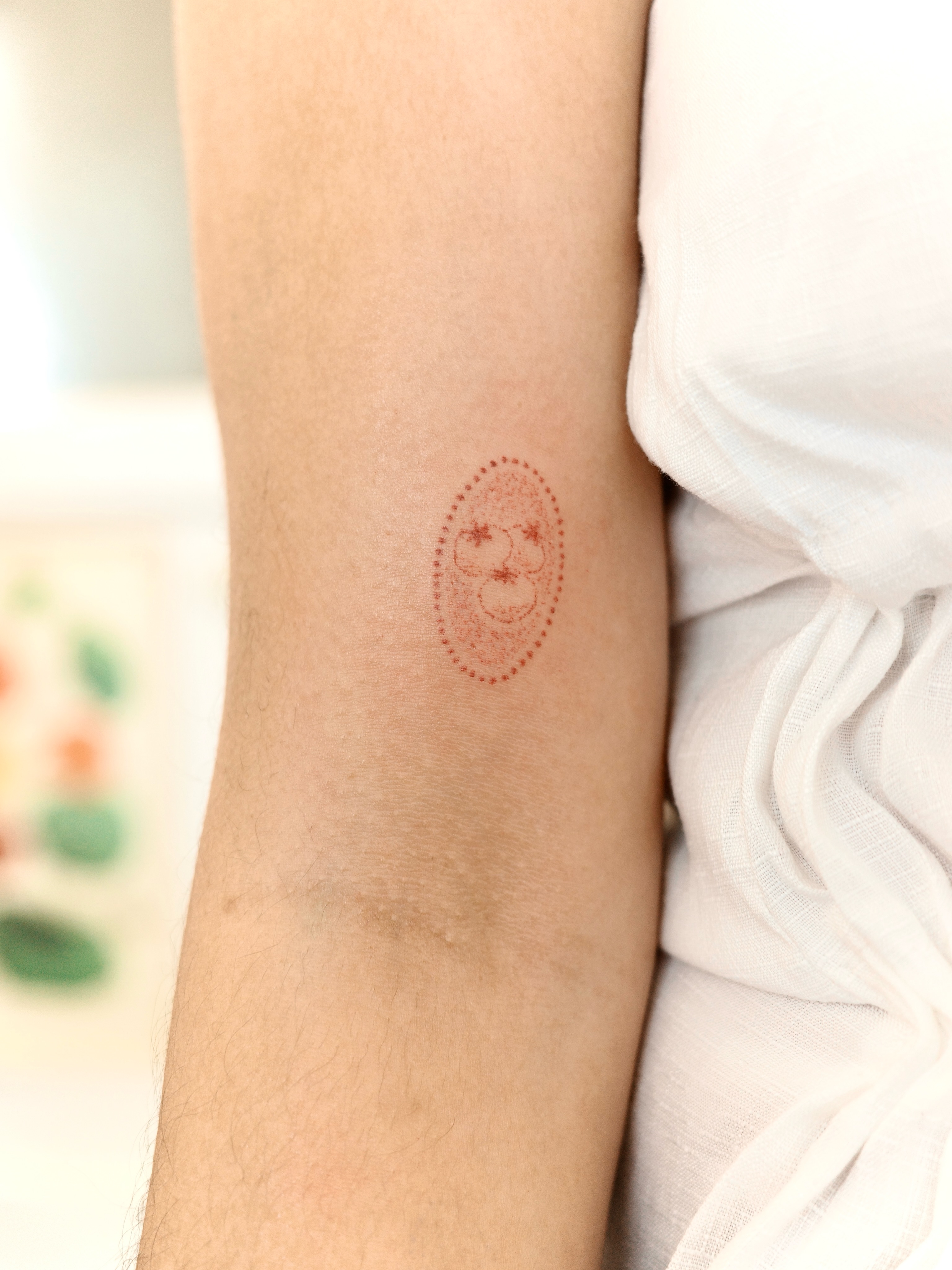 Tattoo by @itsumo.tats — dotwork