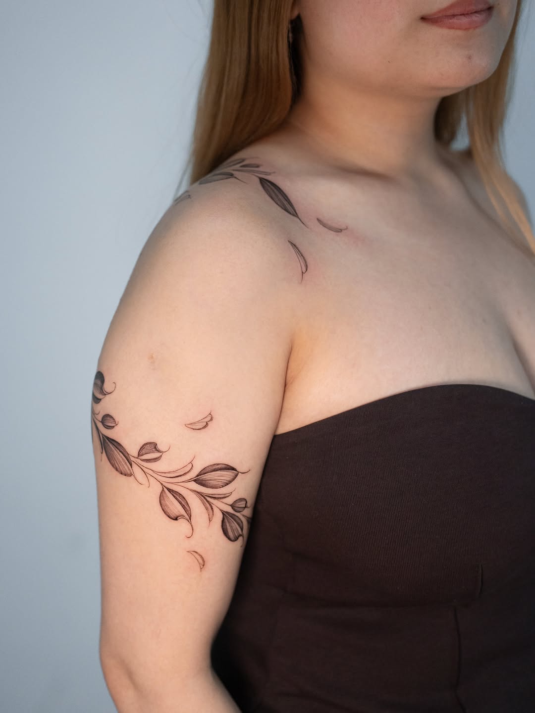 Tattoo by @moni.tattoos β fine_line, black_and_grey