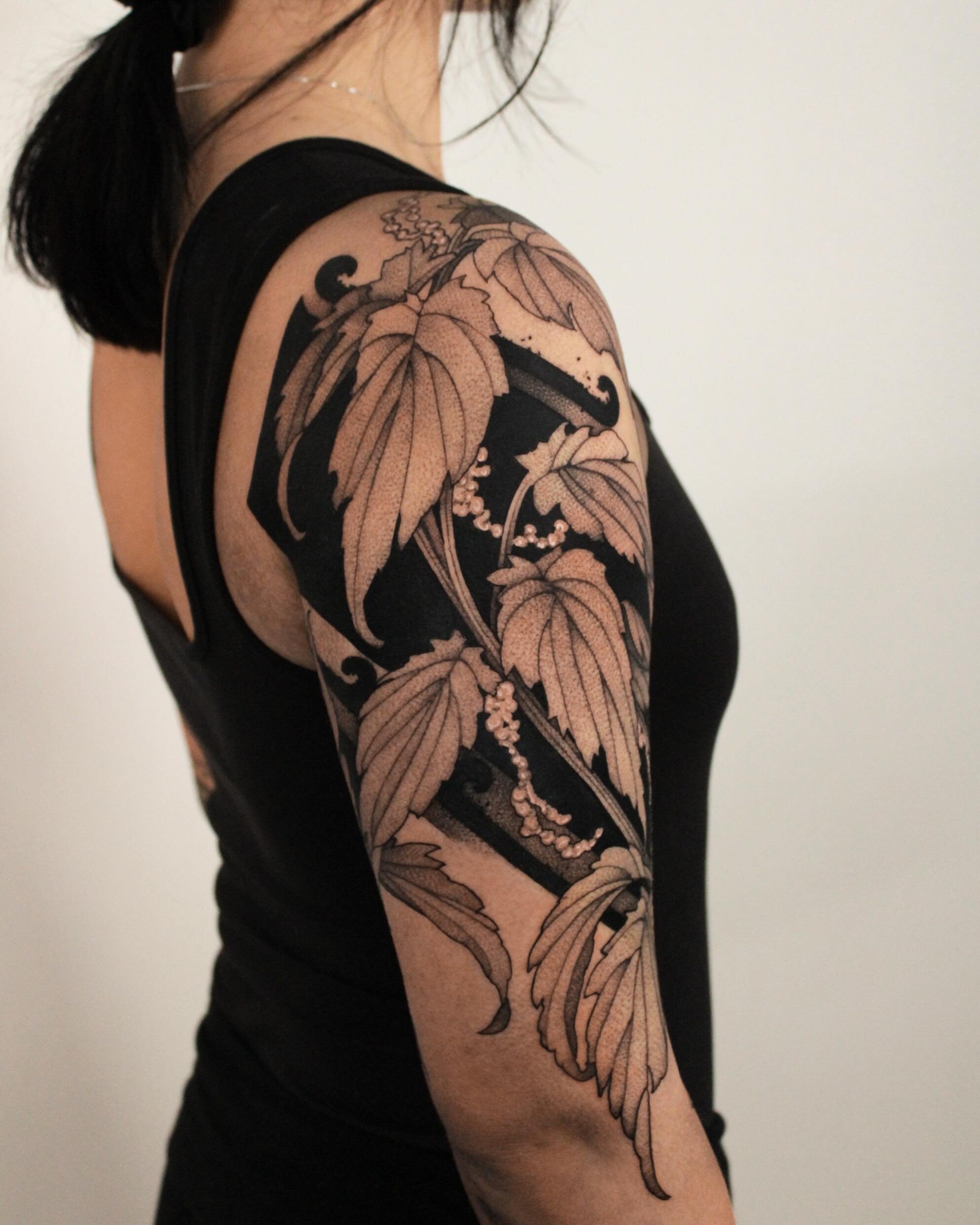 Tattoo by @hethtattoos — black_and_grey