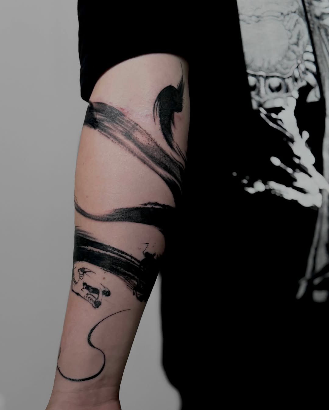 Tattoo by @inkversetattooabi — blackwork, illustrative