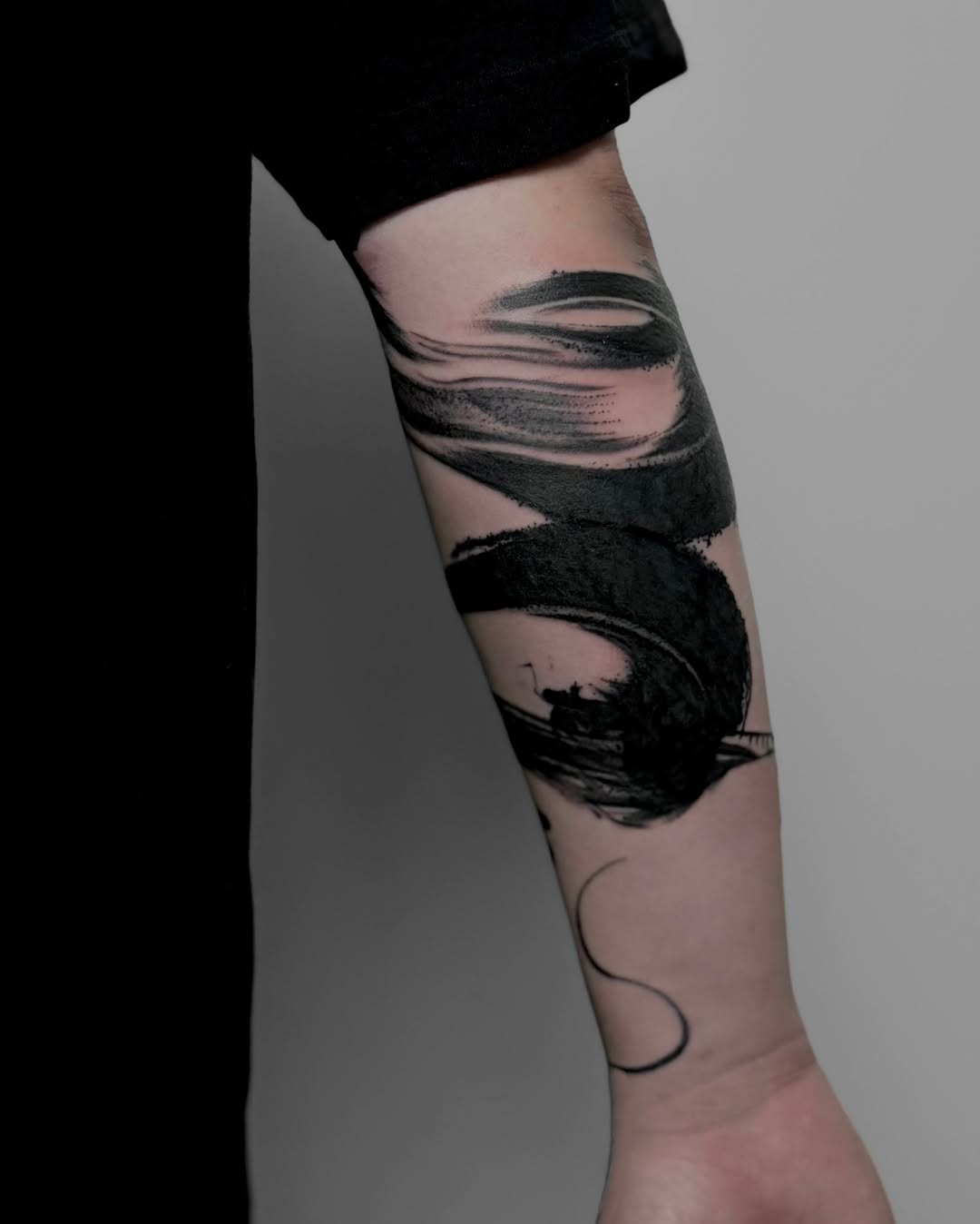 Tattoo by @inkversetattooabi — blackwork, illustrative