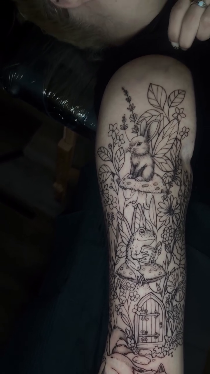 Tattoo by @imtheink — illustrative, dotwork
