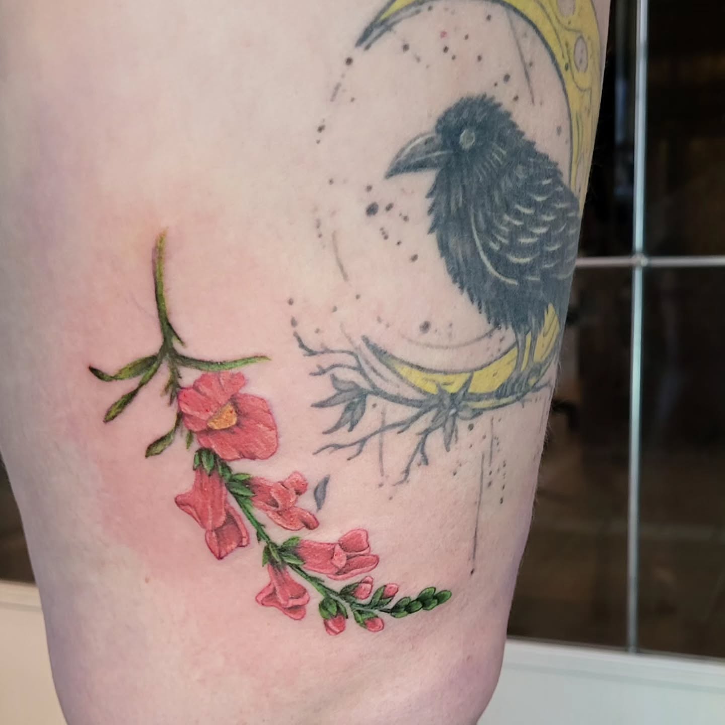 Tattoo by @ele_tattoos — realism, watercolor