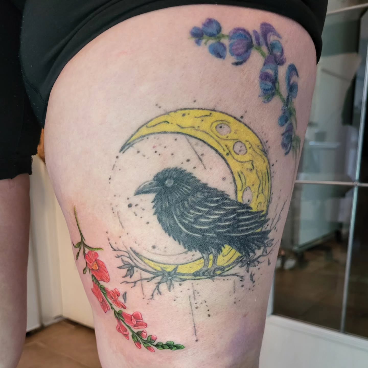 Tattoo by @ele_tattoos — dotwork, realism