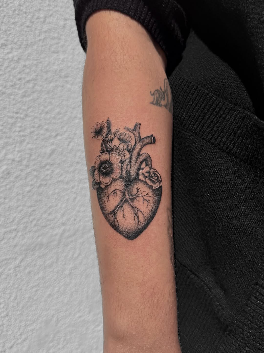 Tattoo by @avaniloutattoo — black_and_grey, realism