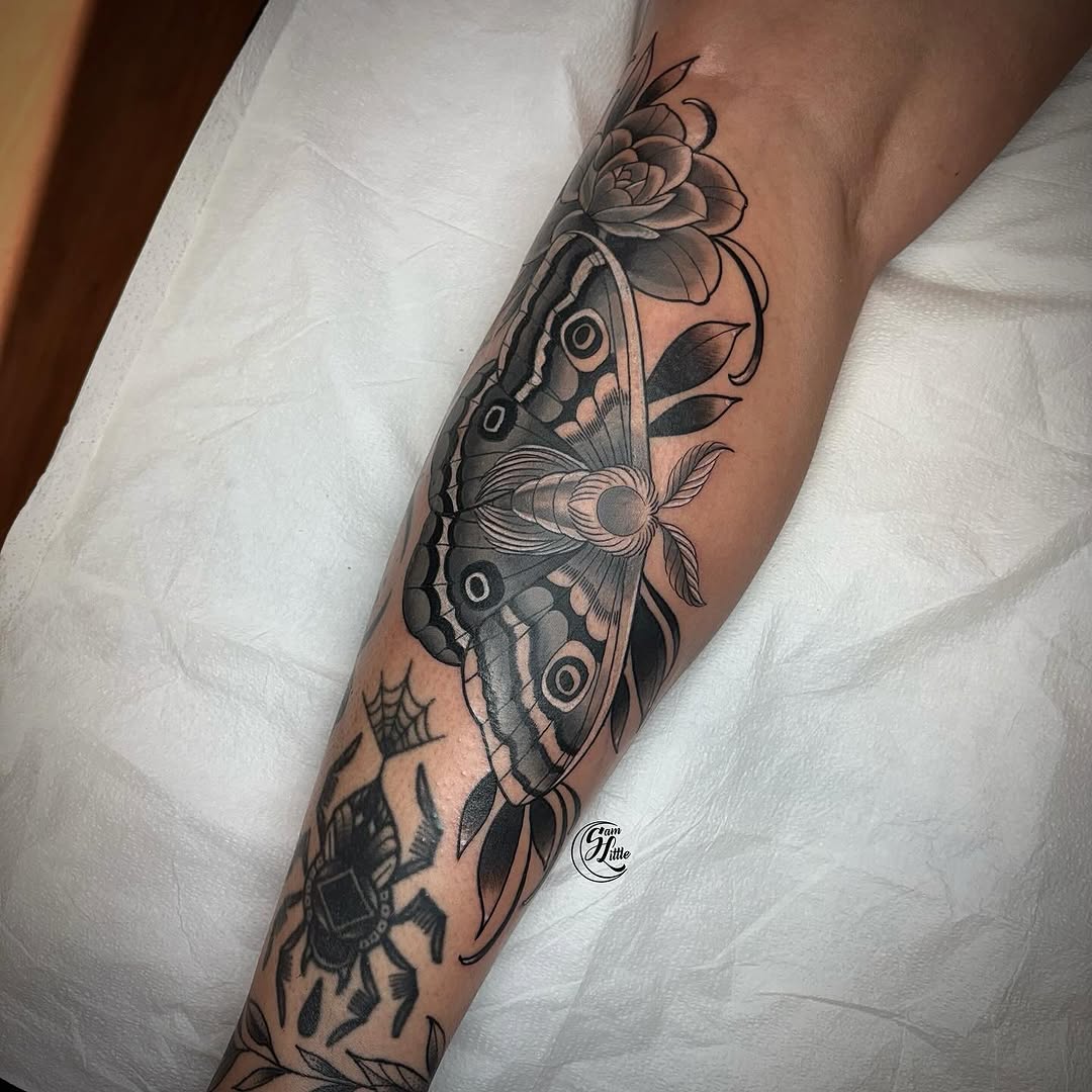Tattoo by @samjlittle โ black_and_grey, realism
