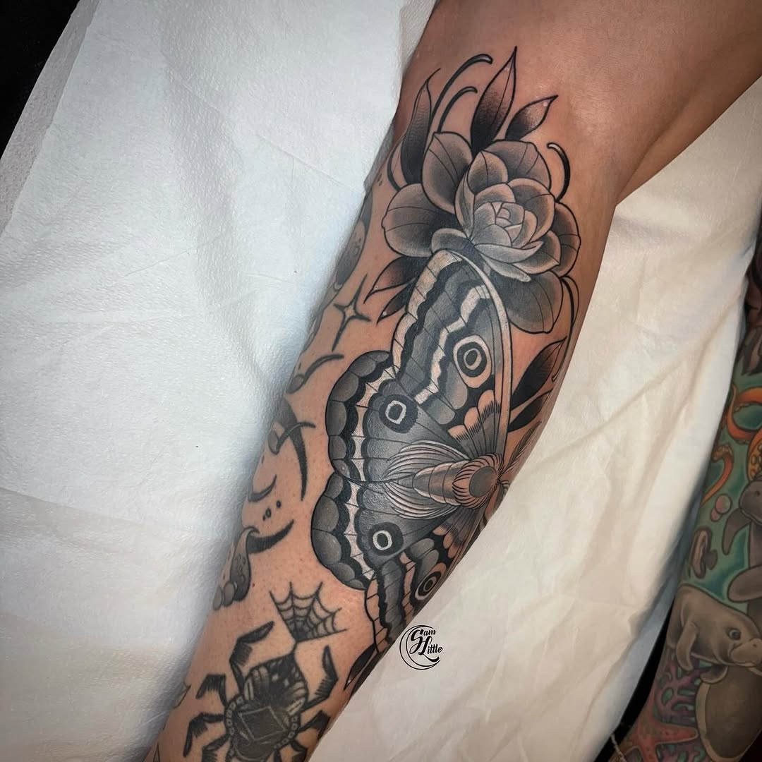 Tattoo by @samjlittle โ black_and_grey, realism