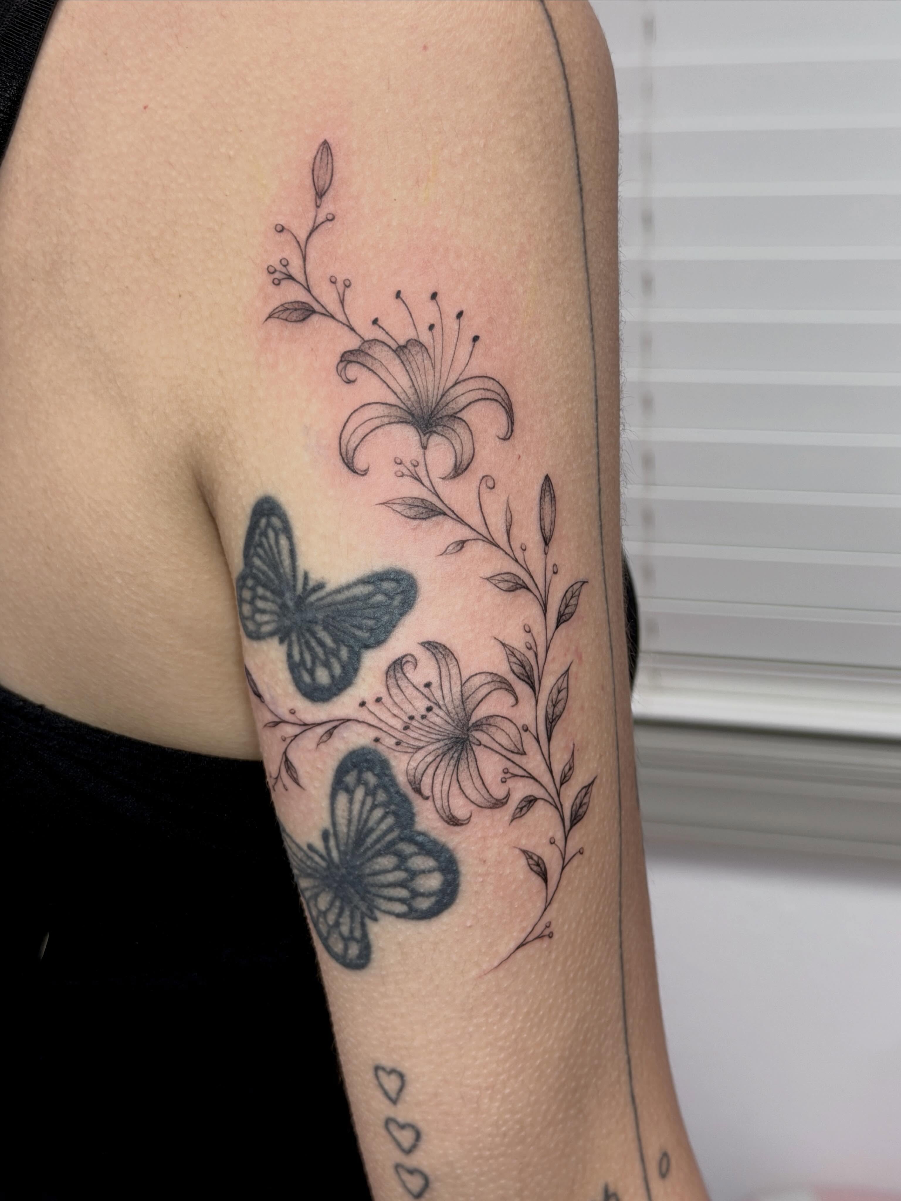 Tattoo by @baka_notgonnahurtyou — black_and_grey