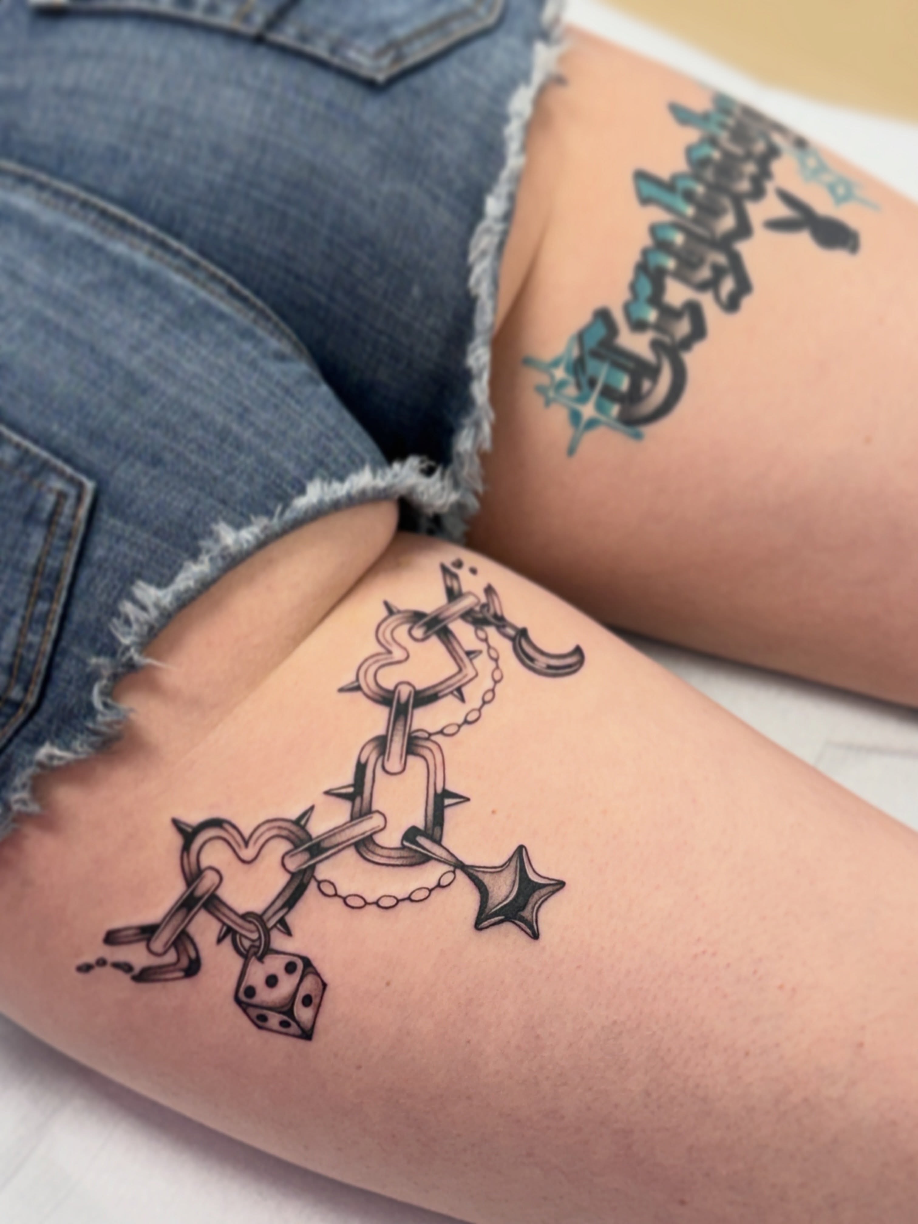 Tattoo by @lilindigotattoo โ black_and_grey