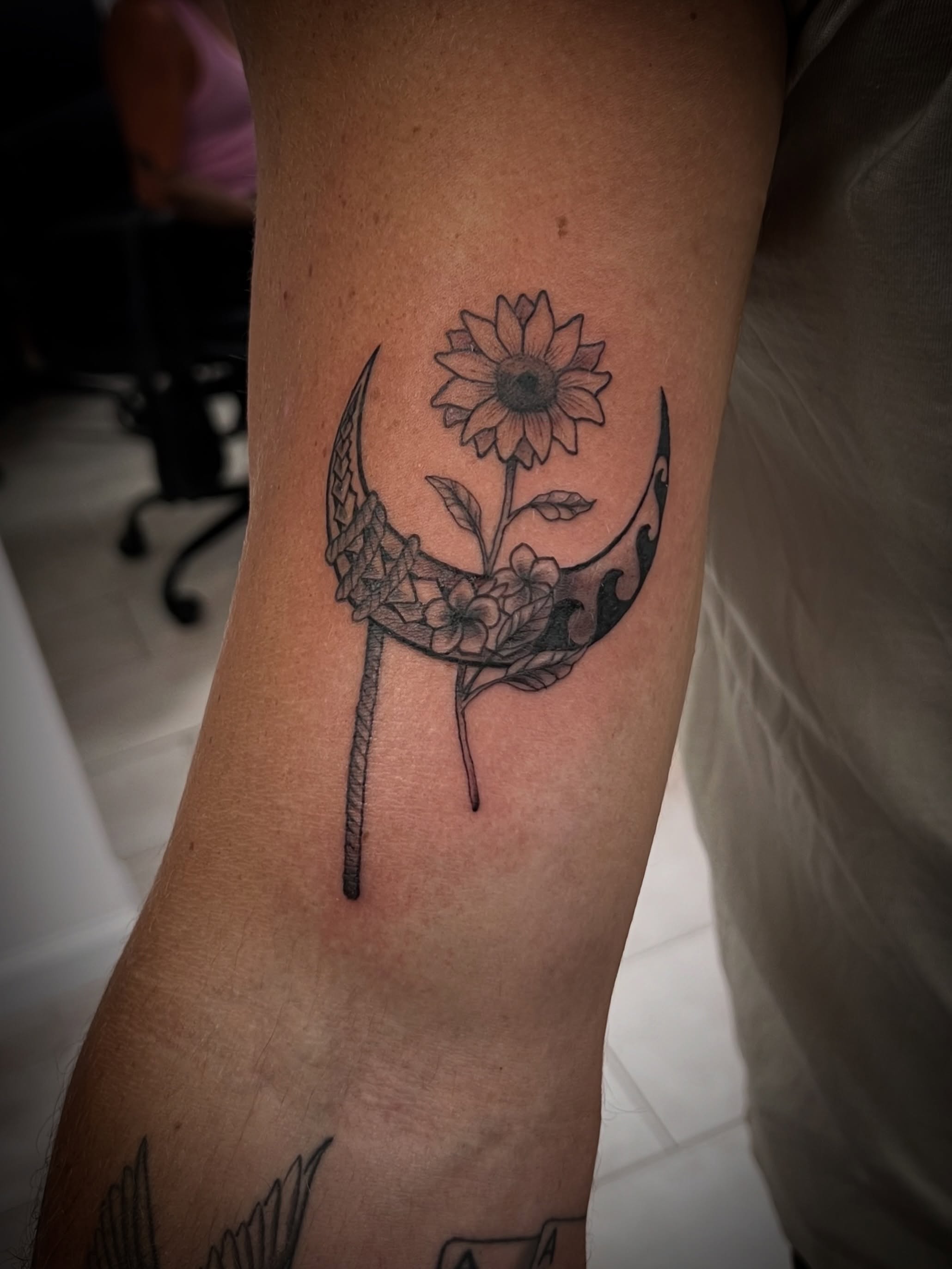 Tattoo by @godlikeadog โ black_and_grey