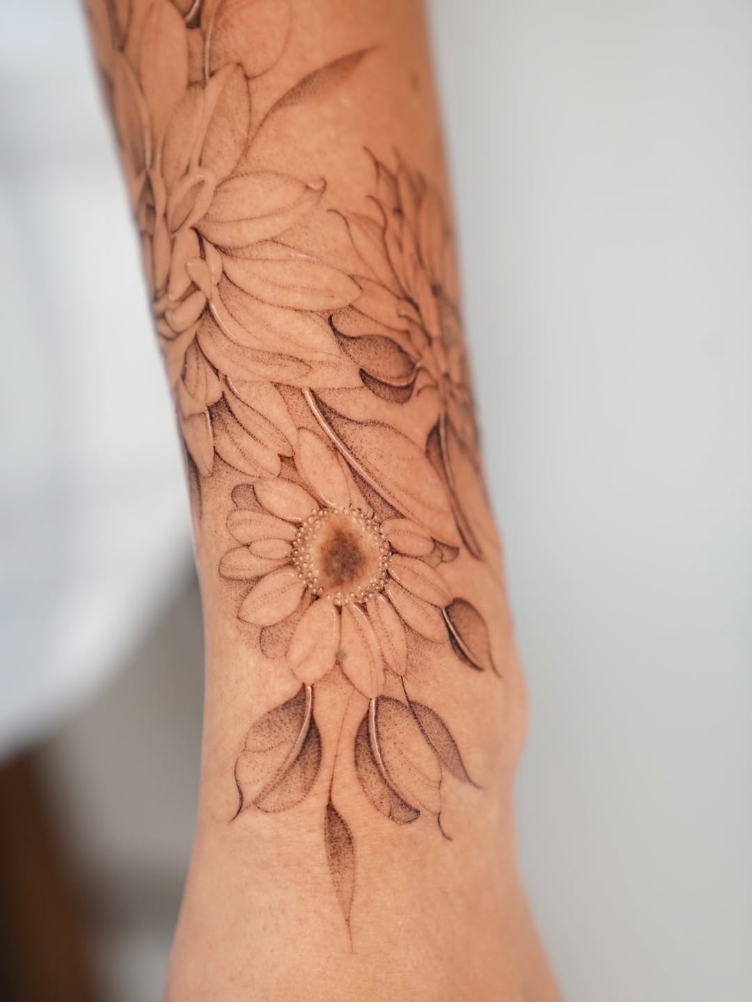 Tattoo by @belfernandezink — dotwork, fine_line