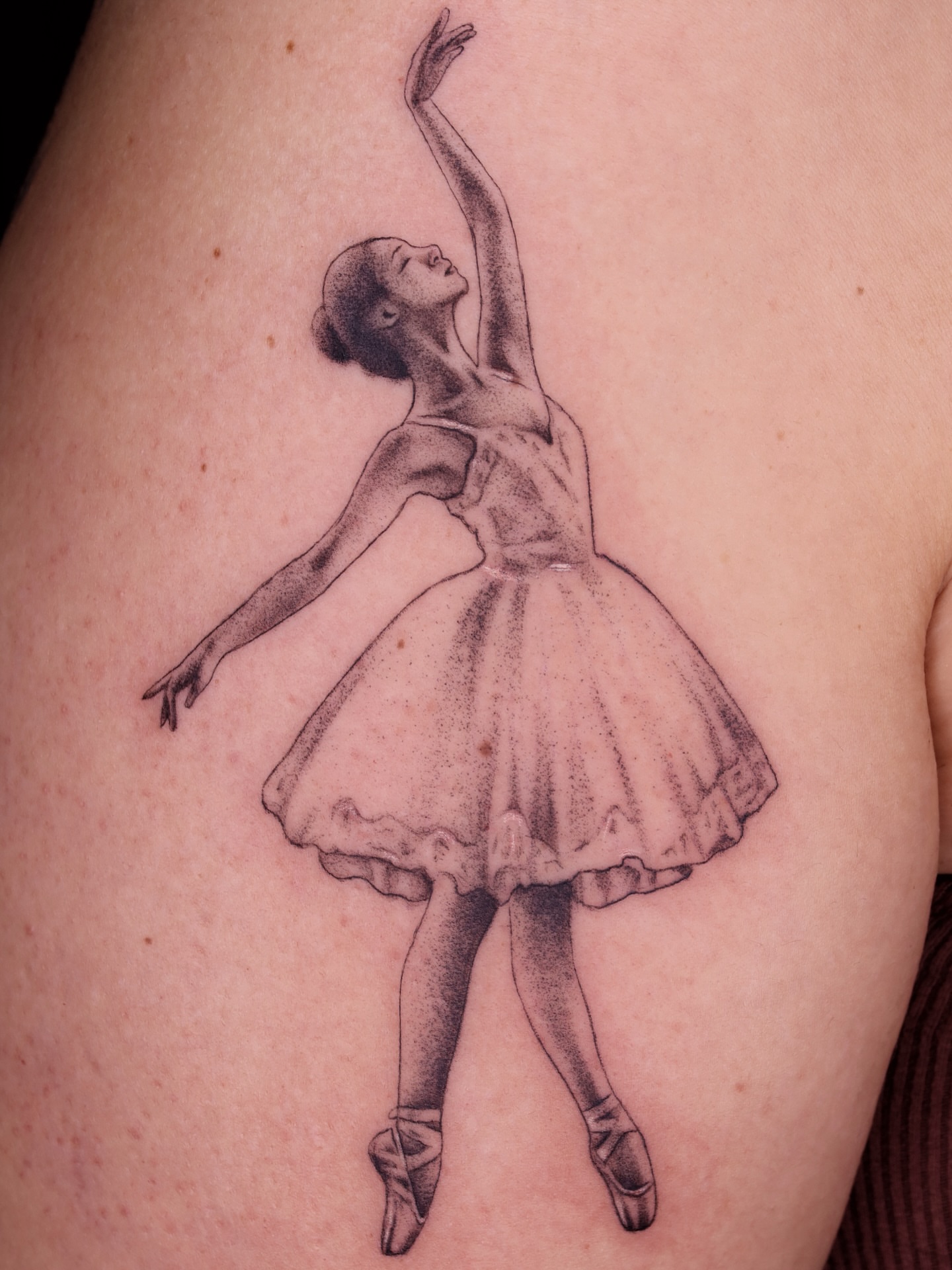 Tattoo by @lexgetink — dotwork, realism