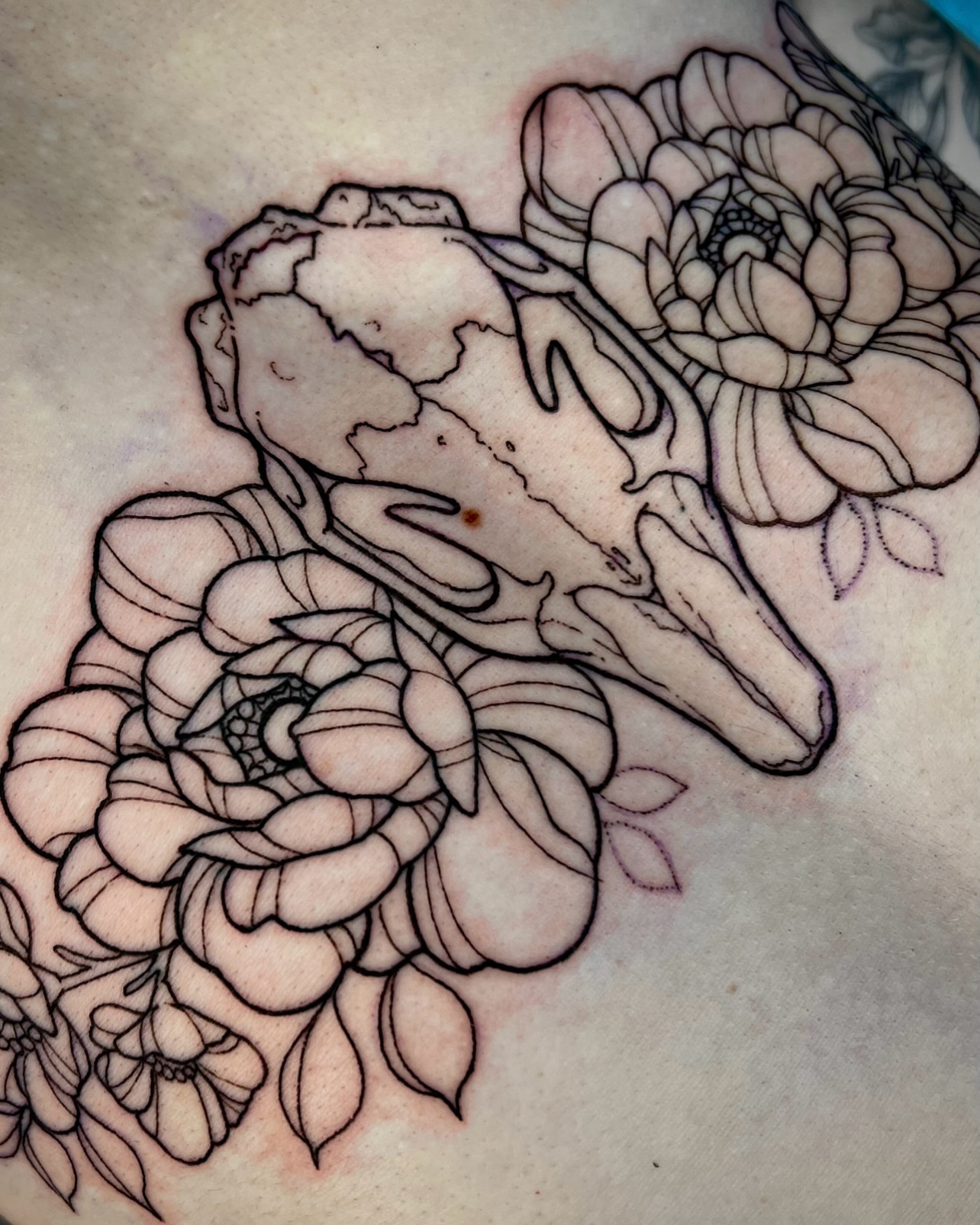 Tattoo by @olympe_ktattoos — black_and_grey