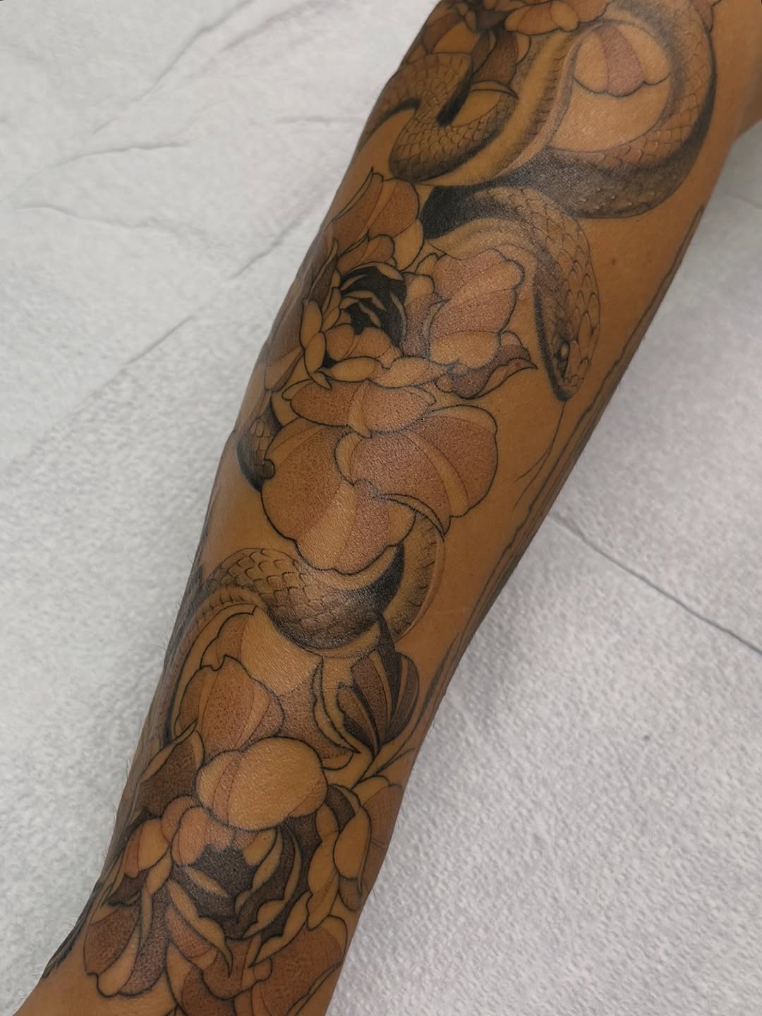 Tattoo by @lilianayaneth — japanese_irezumi, black_and_grey
