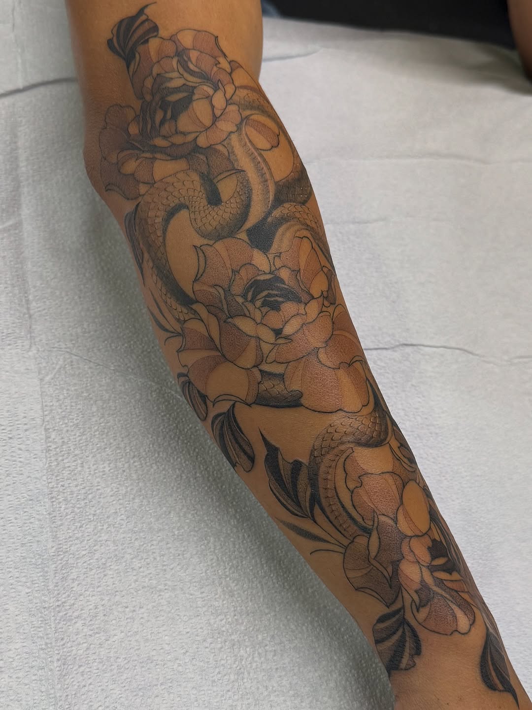 Tattoo by @lilianayaneth — japanese_irezumi, black_and_grey