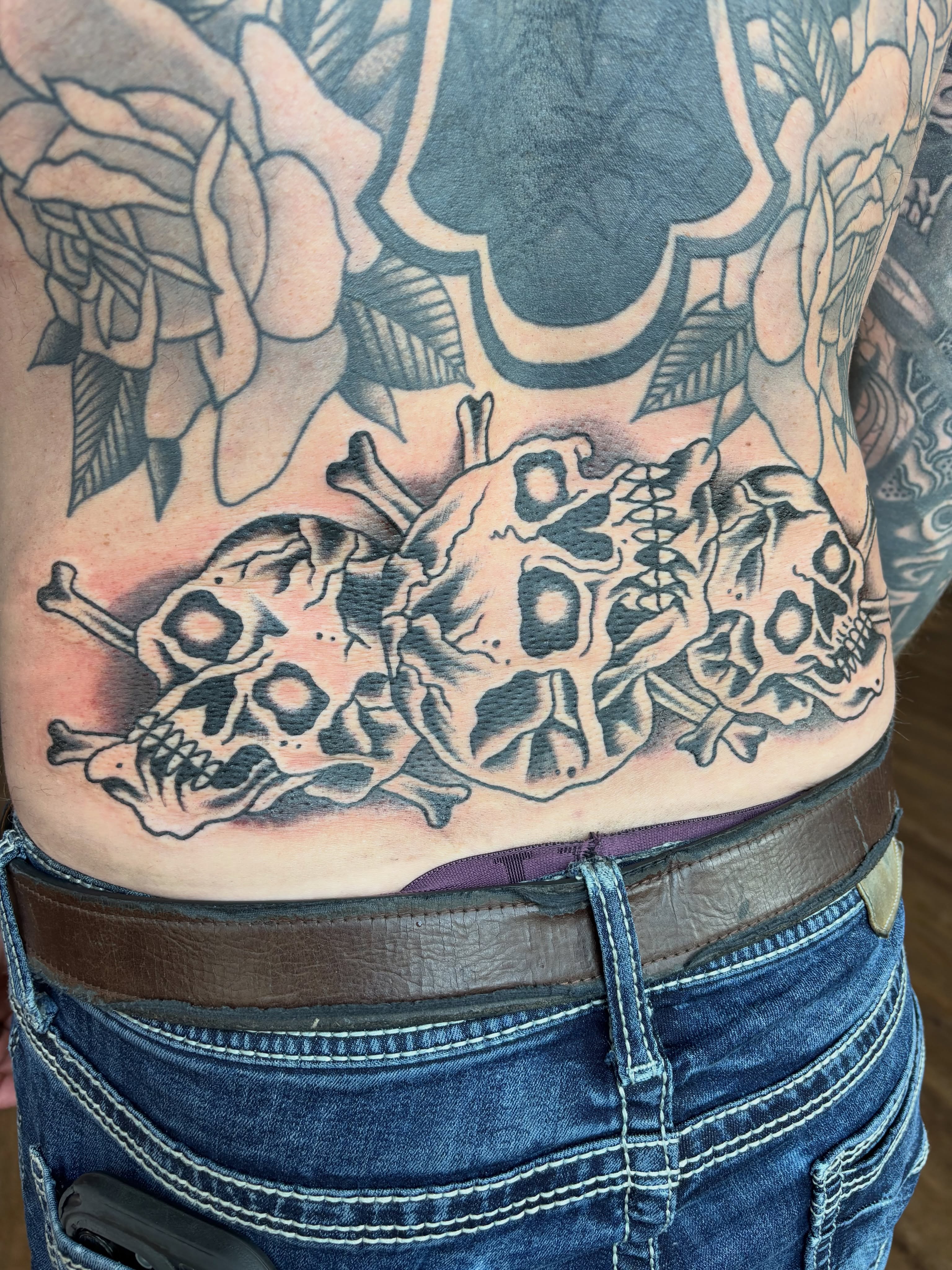 Tattoo by @jeffslacktattoo — black_and_grey