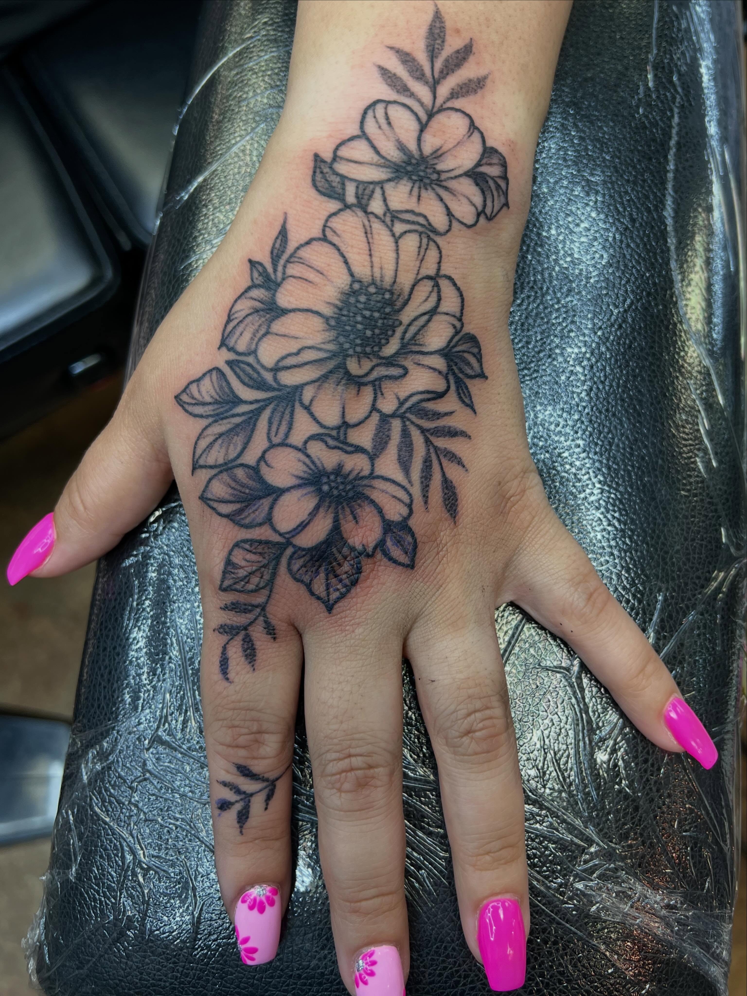 Tattoo by @stabbykitten — black_and_grey
