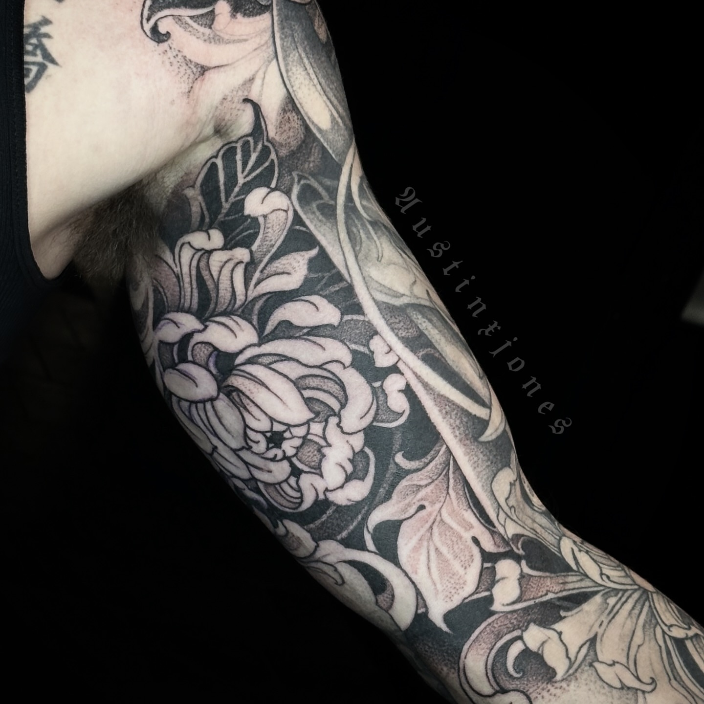 Floral bouquet black and grey tattoo on the forearm by 👻✦ 🅐🅤🅢🅣🅘🅝🅧🅙🅞🅝🅔🅢 ✦👻
