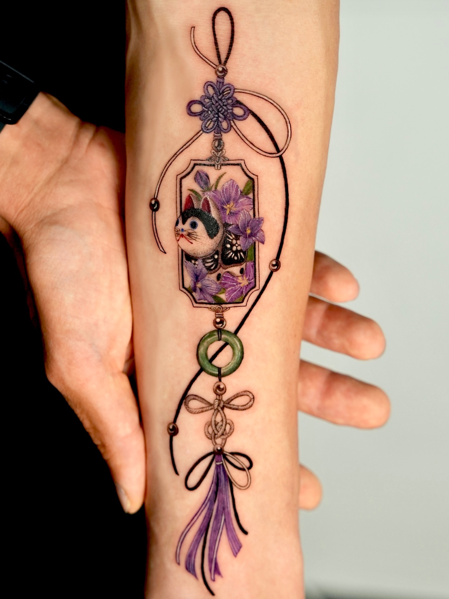 Tattoo by @tattooist_gaon — illustrative, dotwork