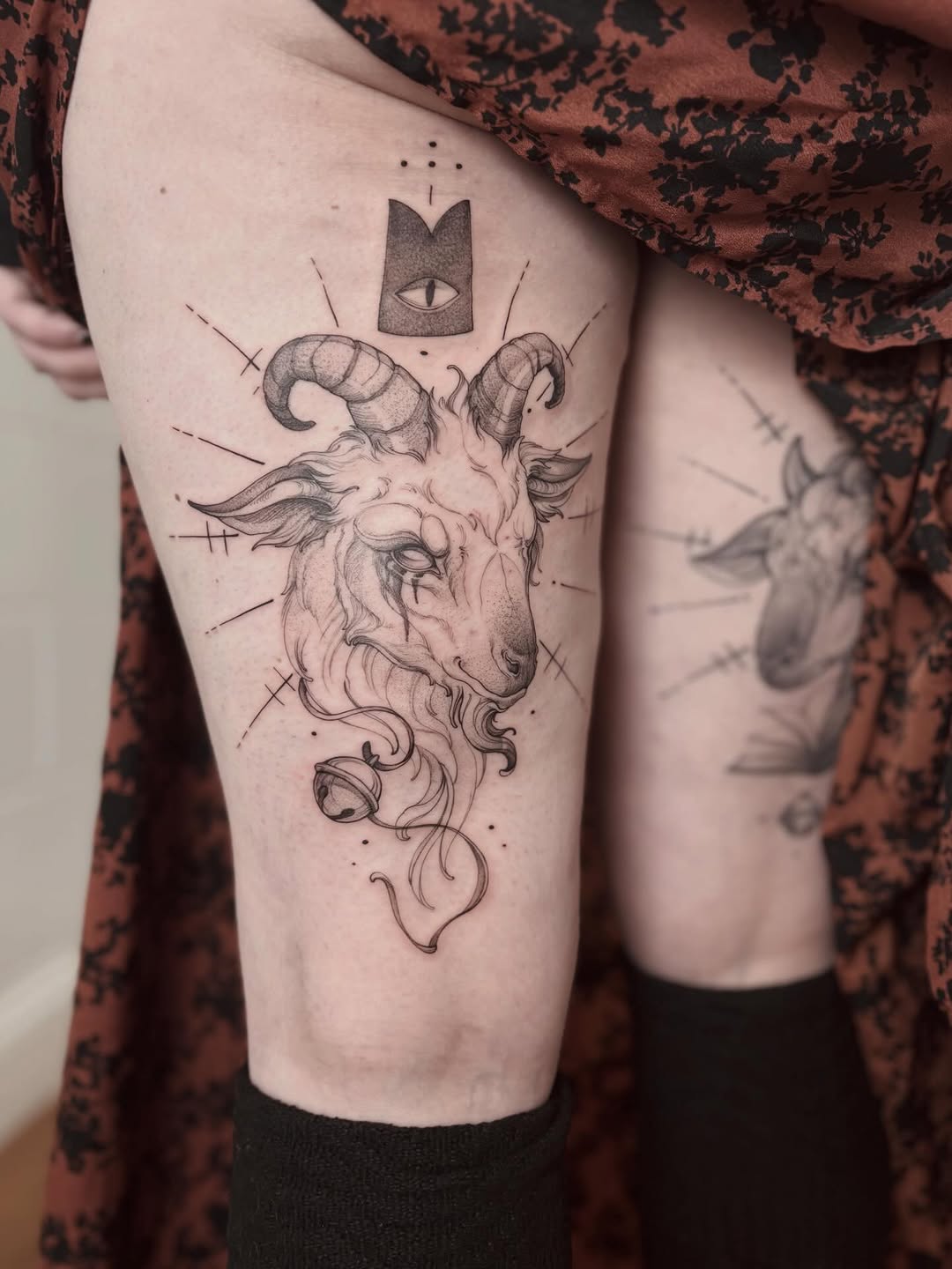 Tattoo by @vaprol — black_and_grey, fine_line