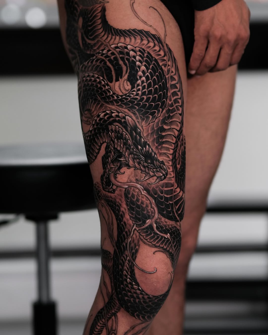 Dragon Japanese tattoo on the calf by Yujin Ju