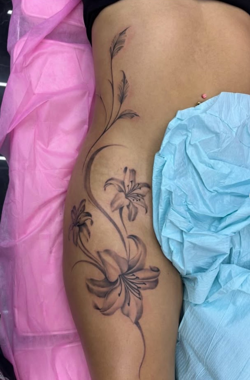 Tattoo by @prettypixieink_ β black_and_grey, fine_line