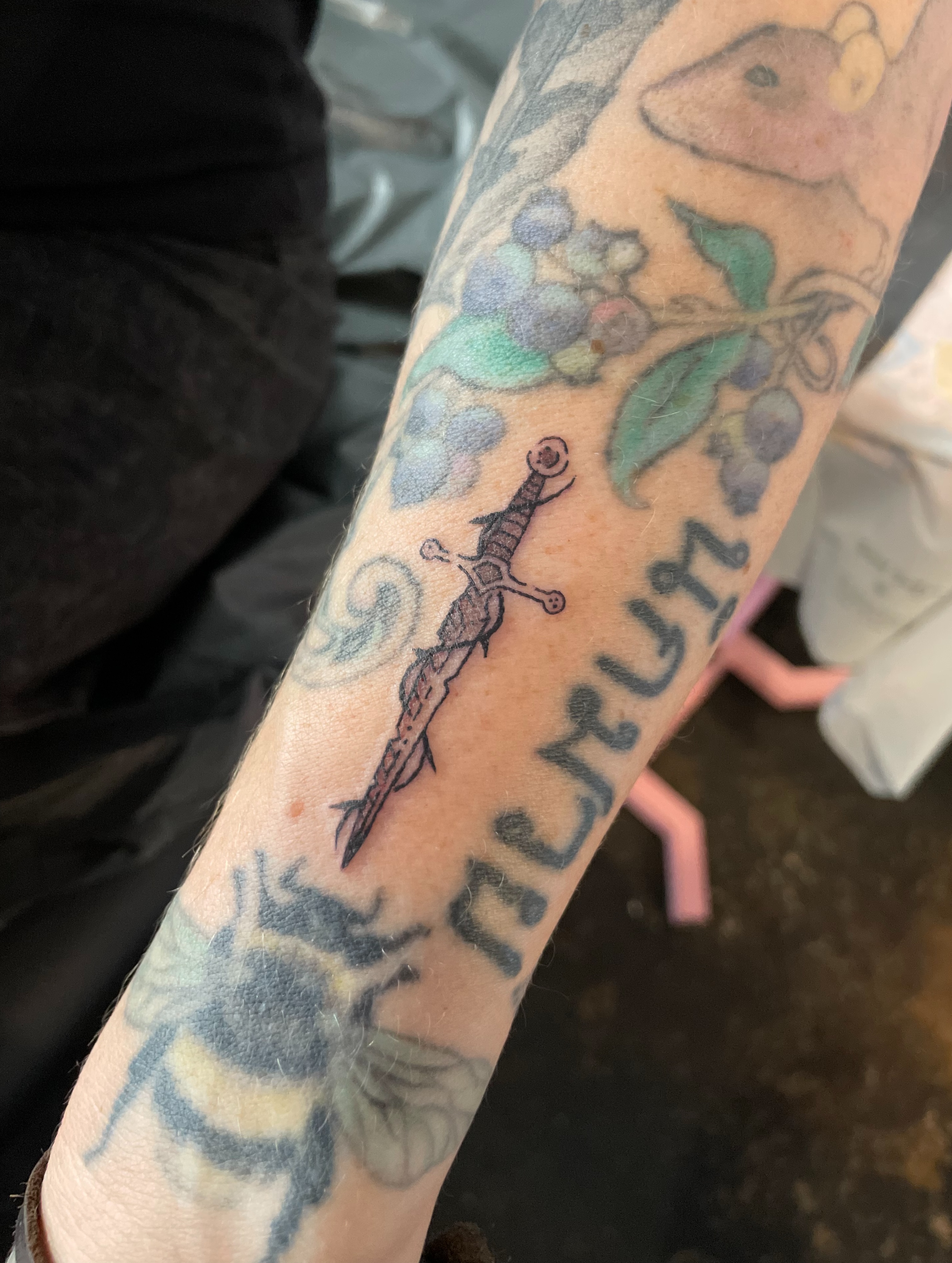 Tattoo by @mayhurtafly — american_traditional