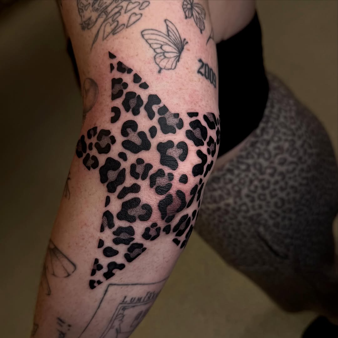 Tattoo by @gimilt.tattoos — blackwork